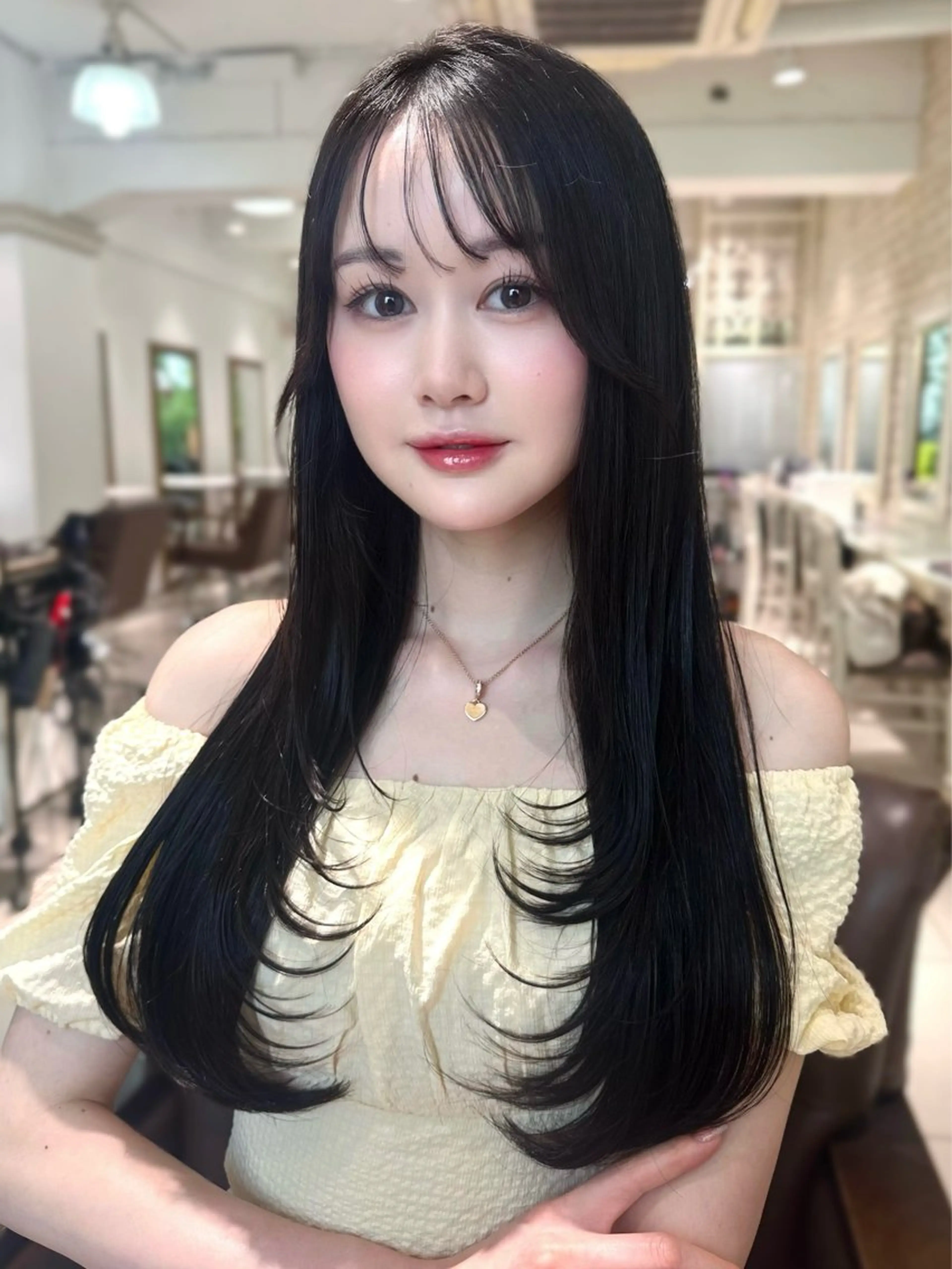 ロング カラー 黒髪 ヘアカラー トリートメント 髪質改善カラー🤍 Nanakoのヘアスタイル