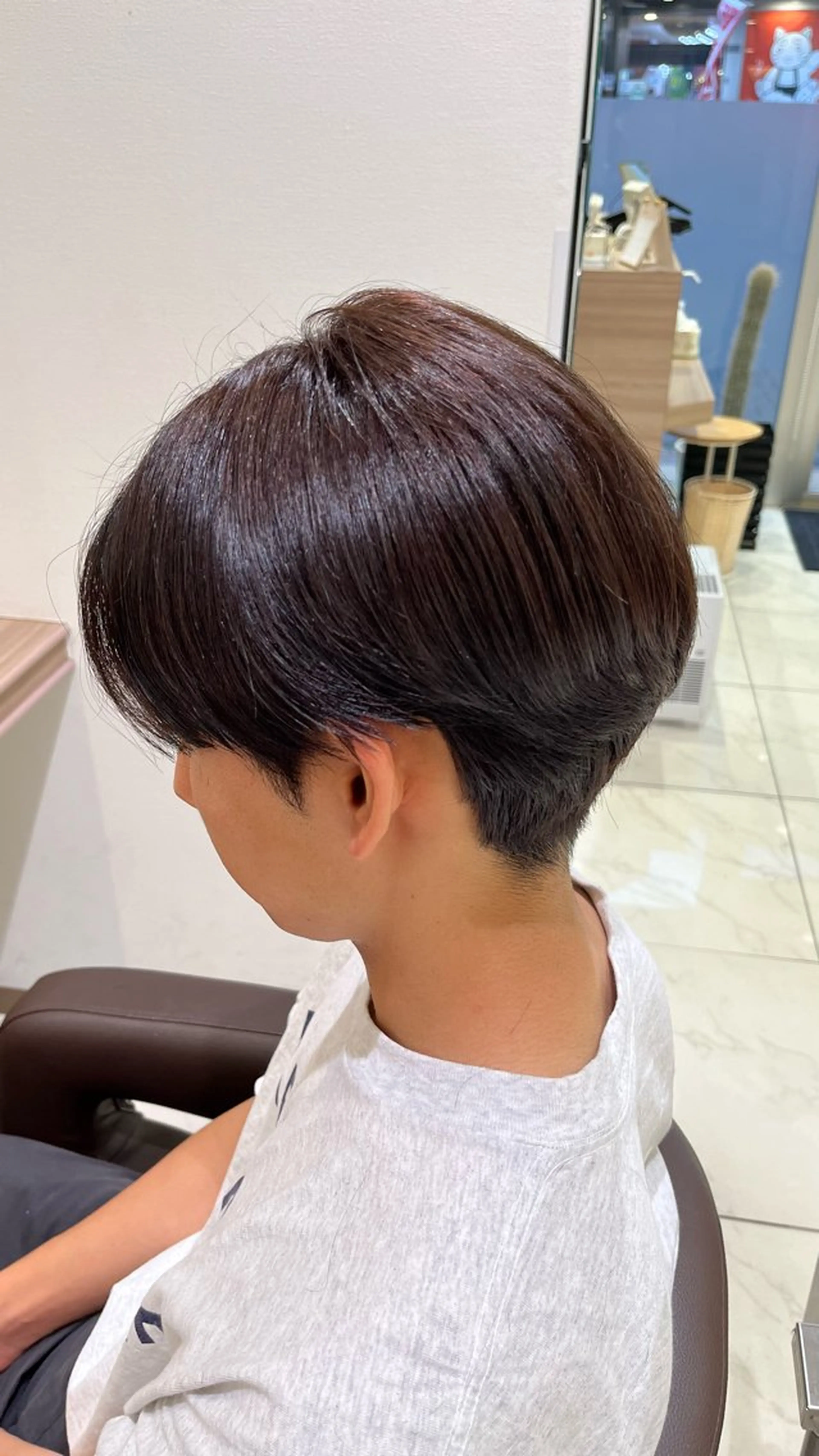 ショート パーマ メンズ メンズブリーチ センターパート フェードカット マッシュ メンズパーマ カット 縮毛矯正 トリートメント ヘアセット 【メンズパーマ✨️ フェザーパーマ】岩城のヘアスタイル