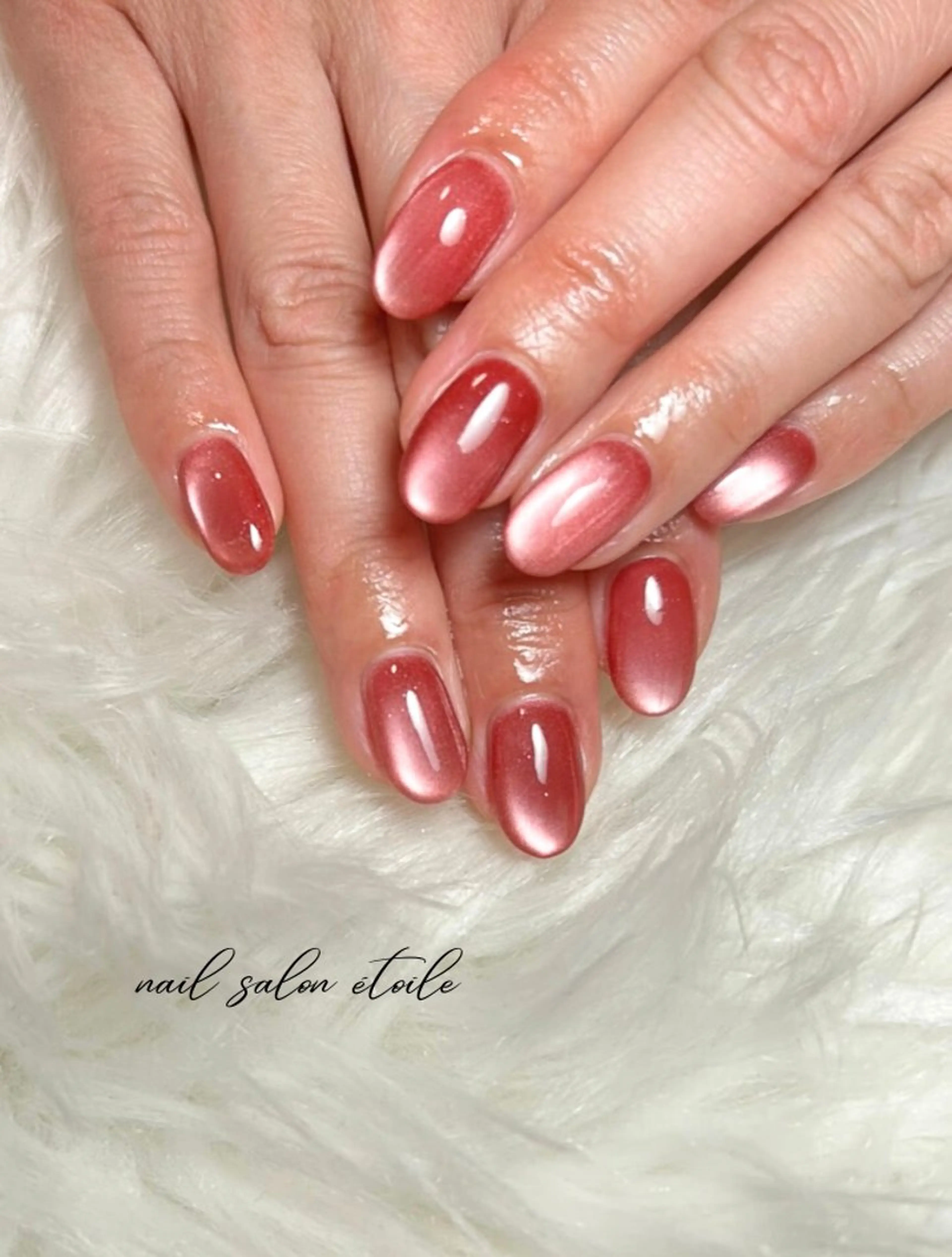 ネイル ボルドー 氷ネイル・うるうるネイル マグネットネイル 赤色 ハンドネイル nail salon étoileのネイルデザイン