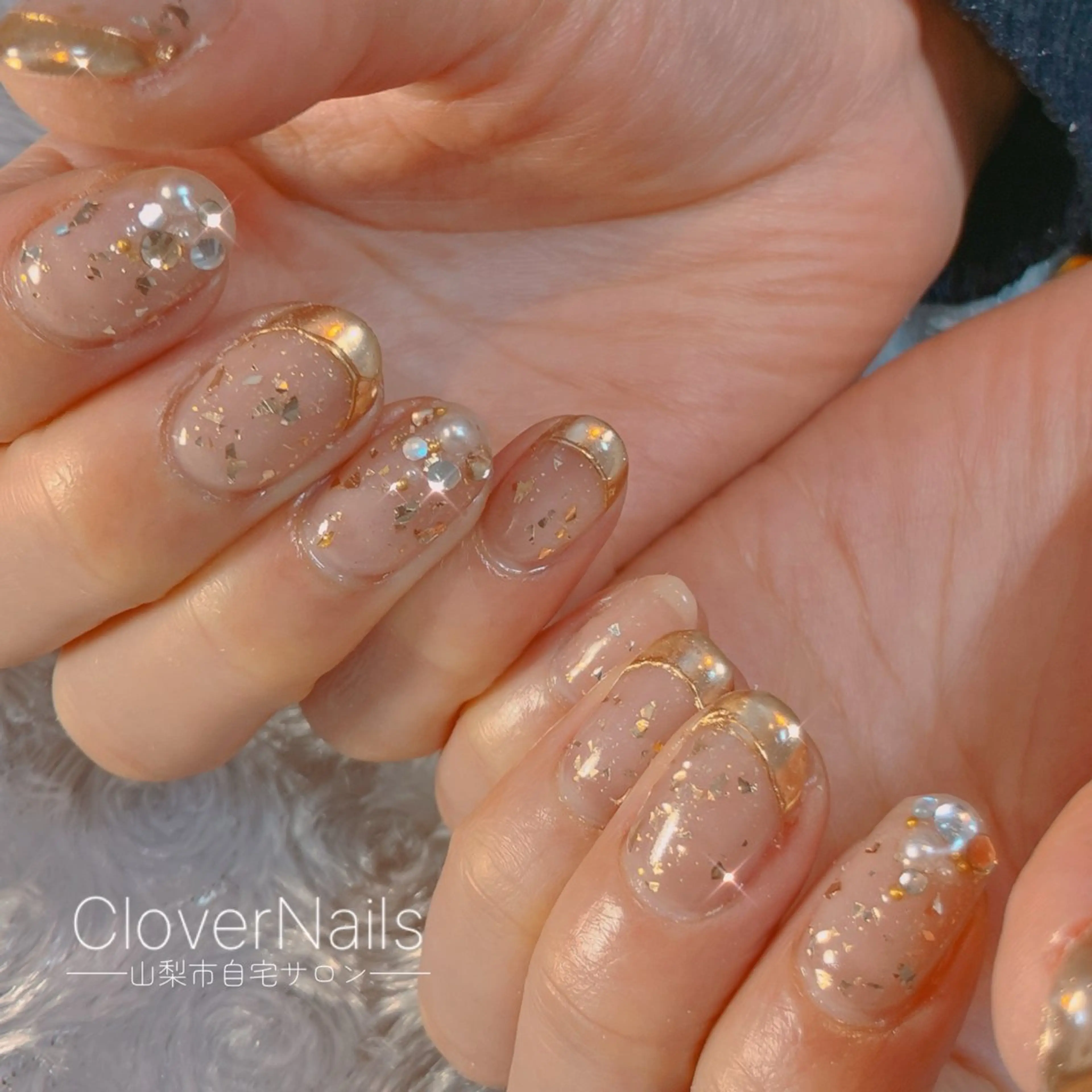 ネイル ブラウン ゴールド ゴージャス 持ち込み ニュアンスネイル ハンドネイル 自宅ネイルサロン クロバーネイルのネイルデザイン