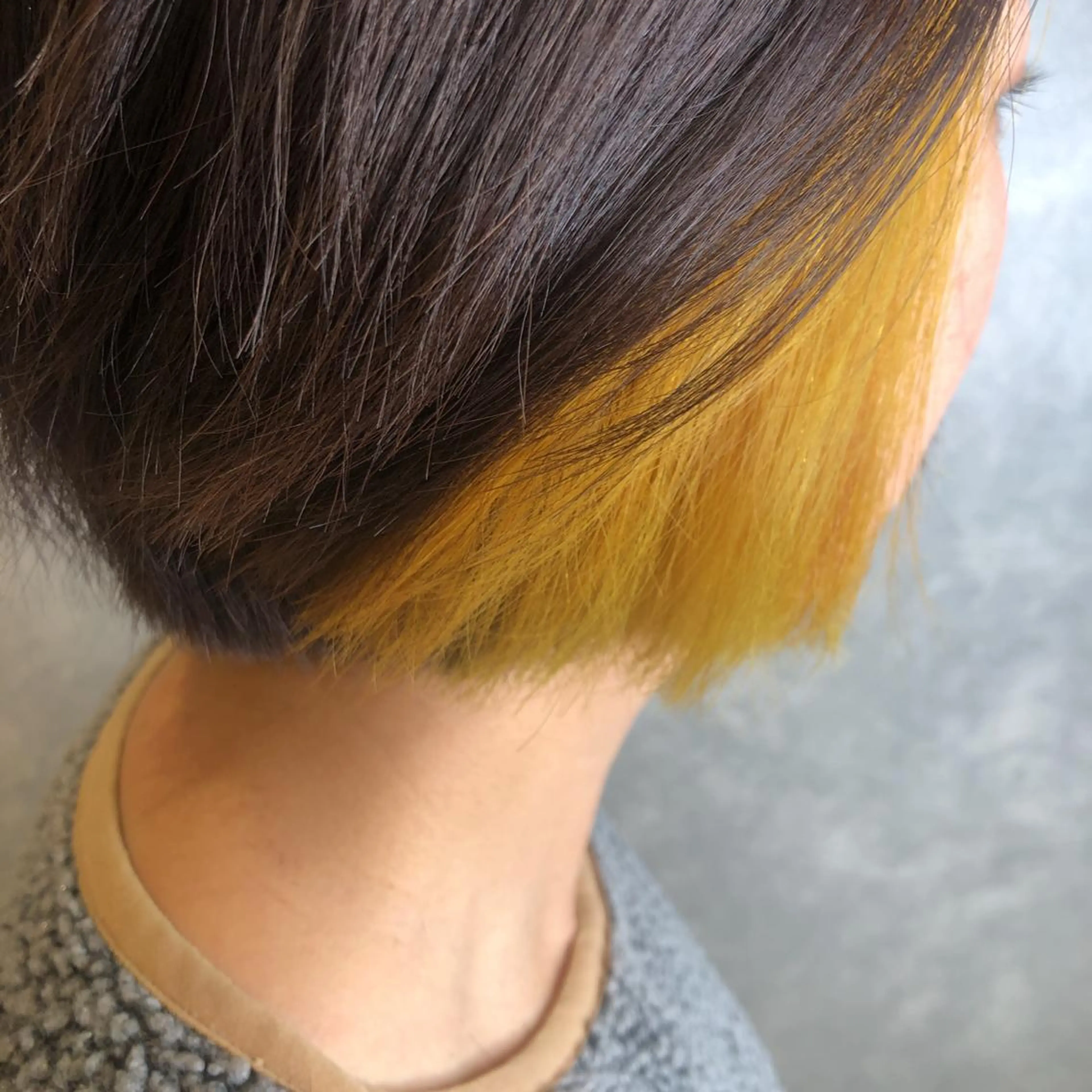 ミディアム カラー インナーカラー イエローカラー 渡辺　亮/ 白髪ぼかし/髪質改善のヘアスタイル