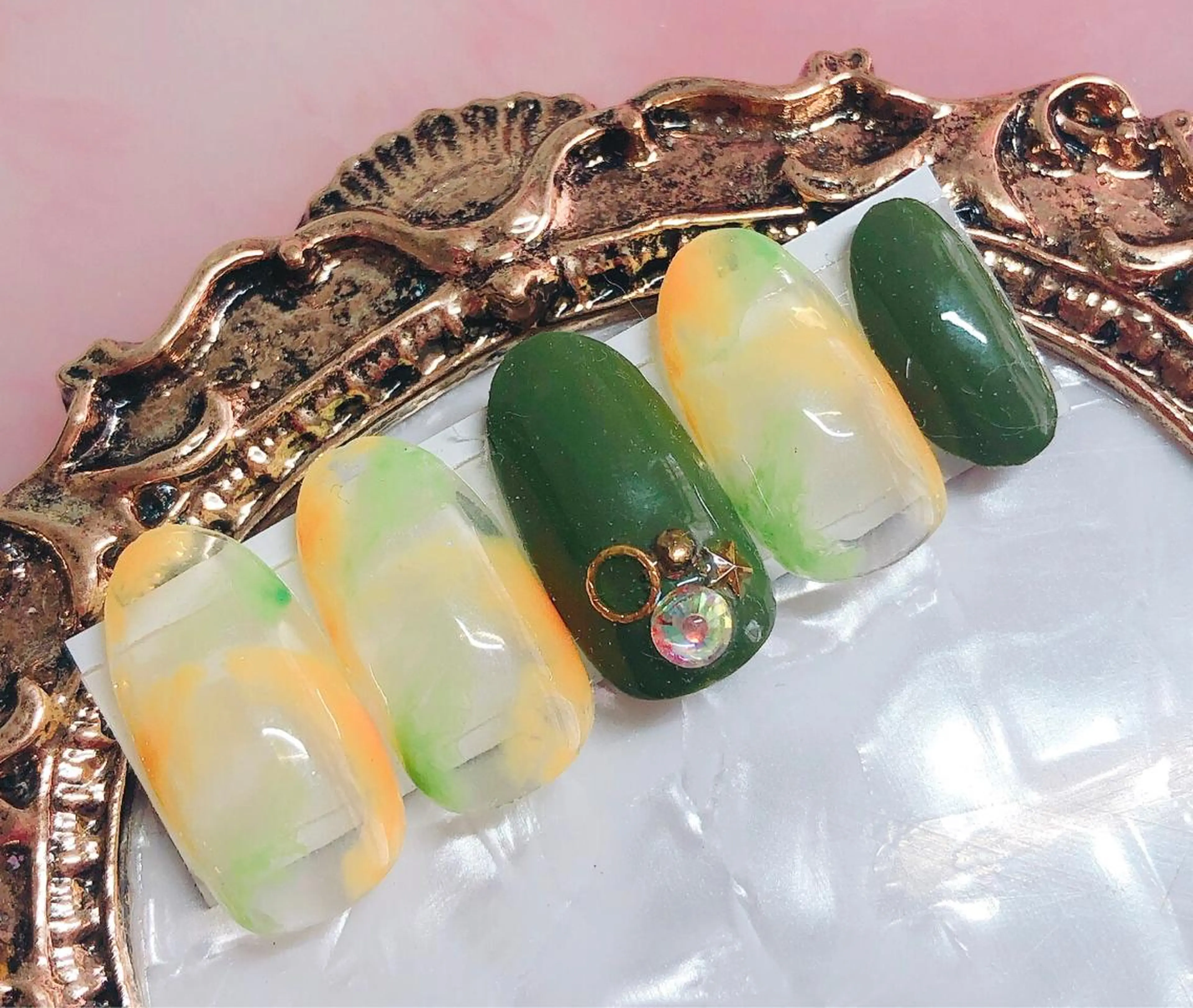 ネイル ハンドネイル CROWN プライベートサロンのネイルデザイン