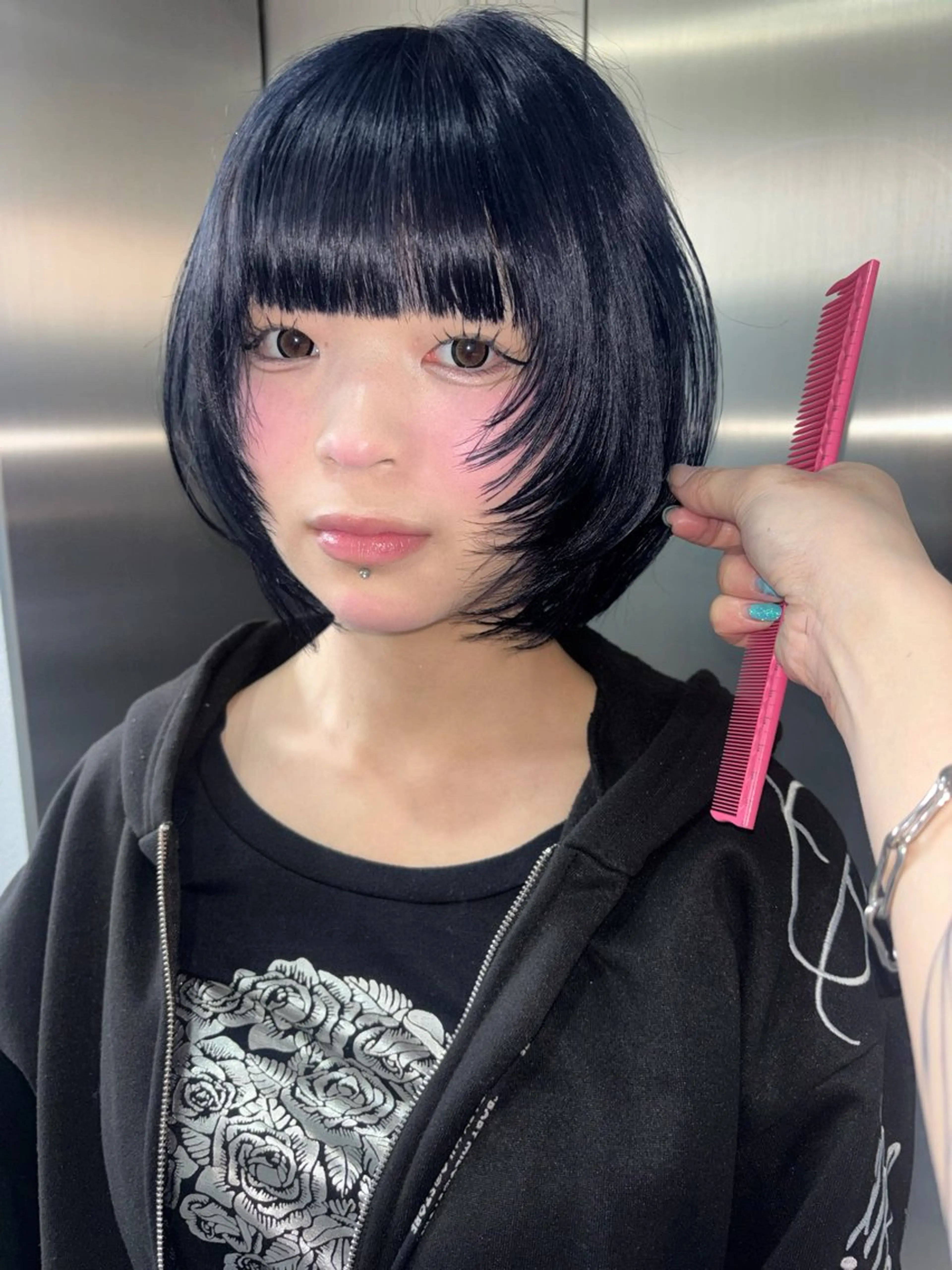 ショート カラー カット ヘアカラー ⭐︎ハイトーン /レイヤー✩momoのヘアスタイル