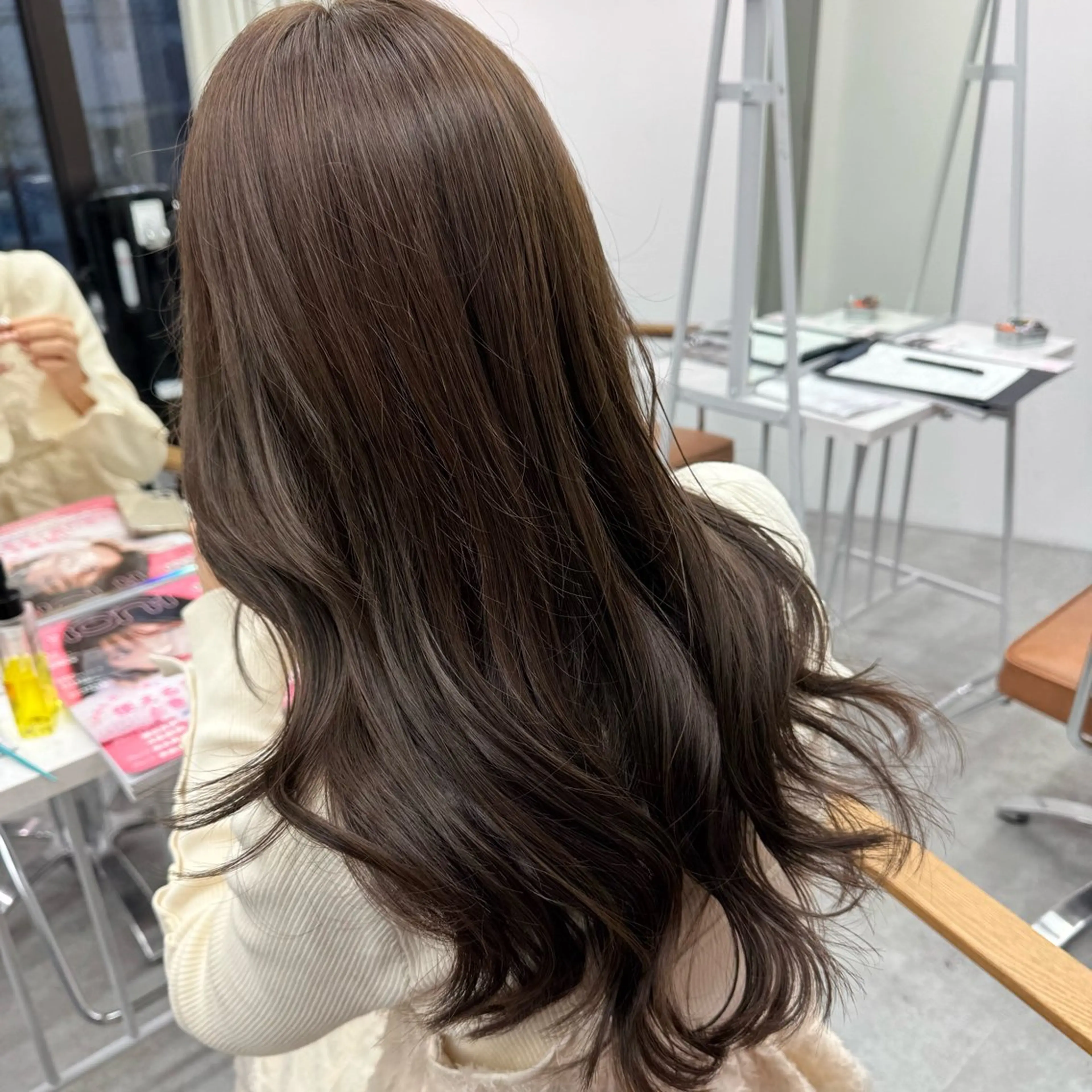 ロング カラー ヘアアレンジ ヘアカラー ブリーチなしカラー /ベージュ/安形翔のヘアスタイル