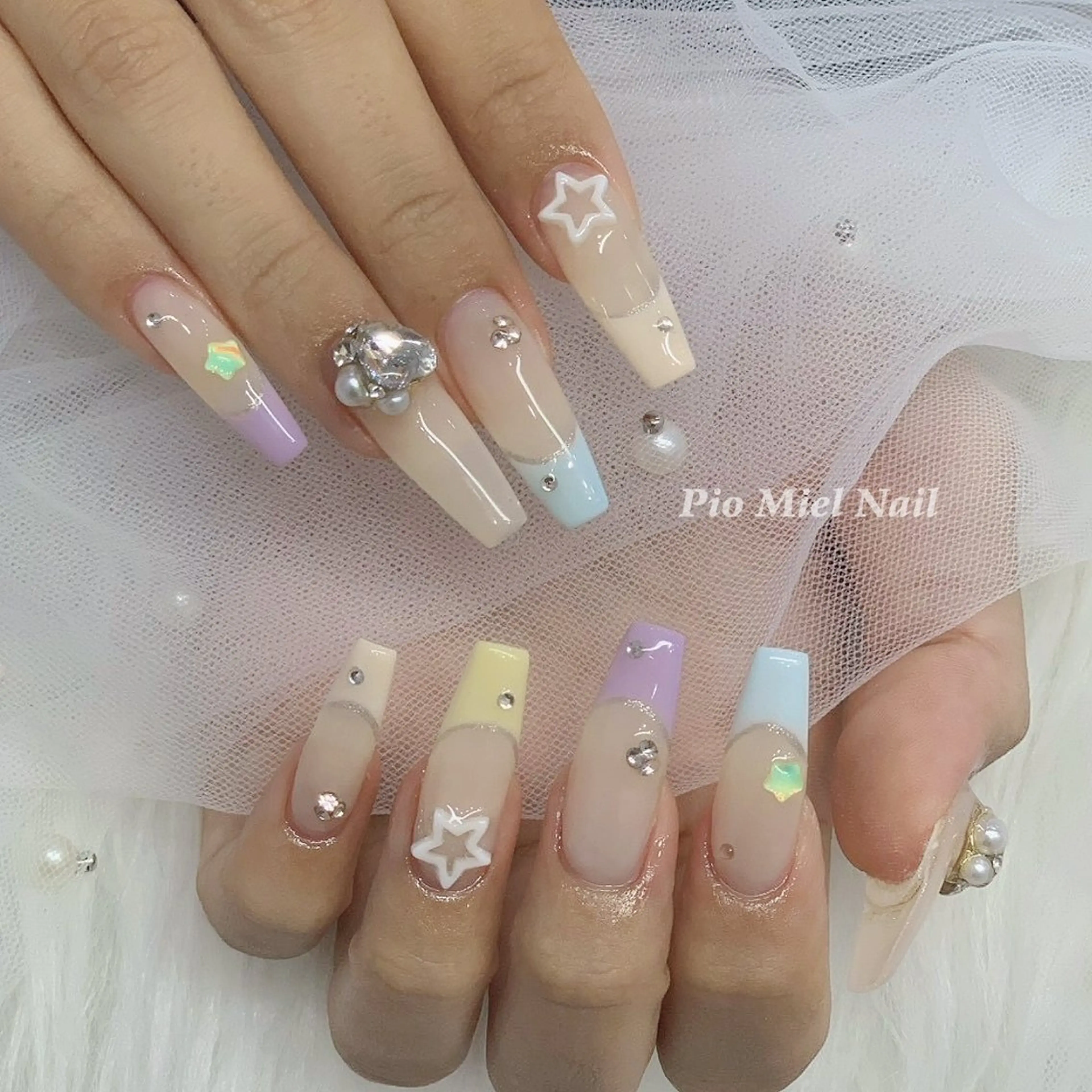 ロング 韓国風ヘア ハンドネイル Pio Mielのネイルデザイン