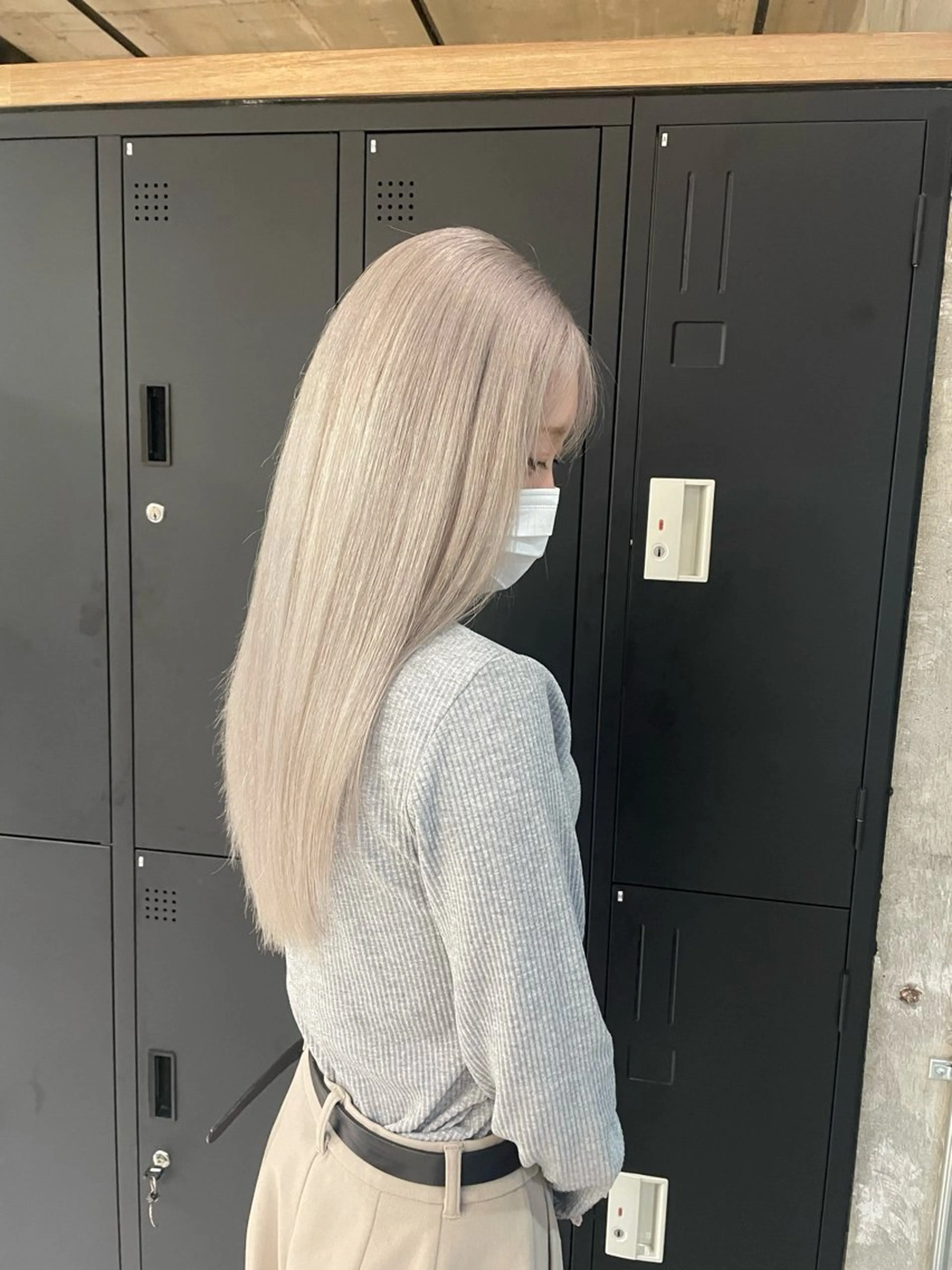 ロング ヘアカラー 🦋MAHO🦋 デザインカラーのヘアスタイル