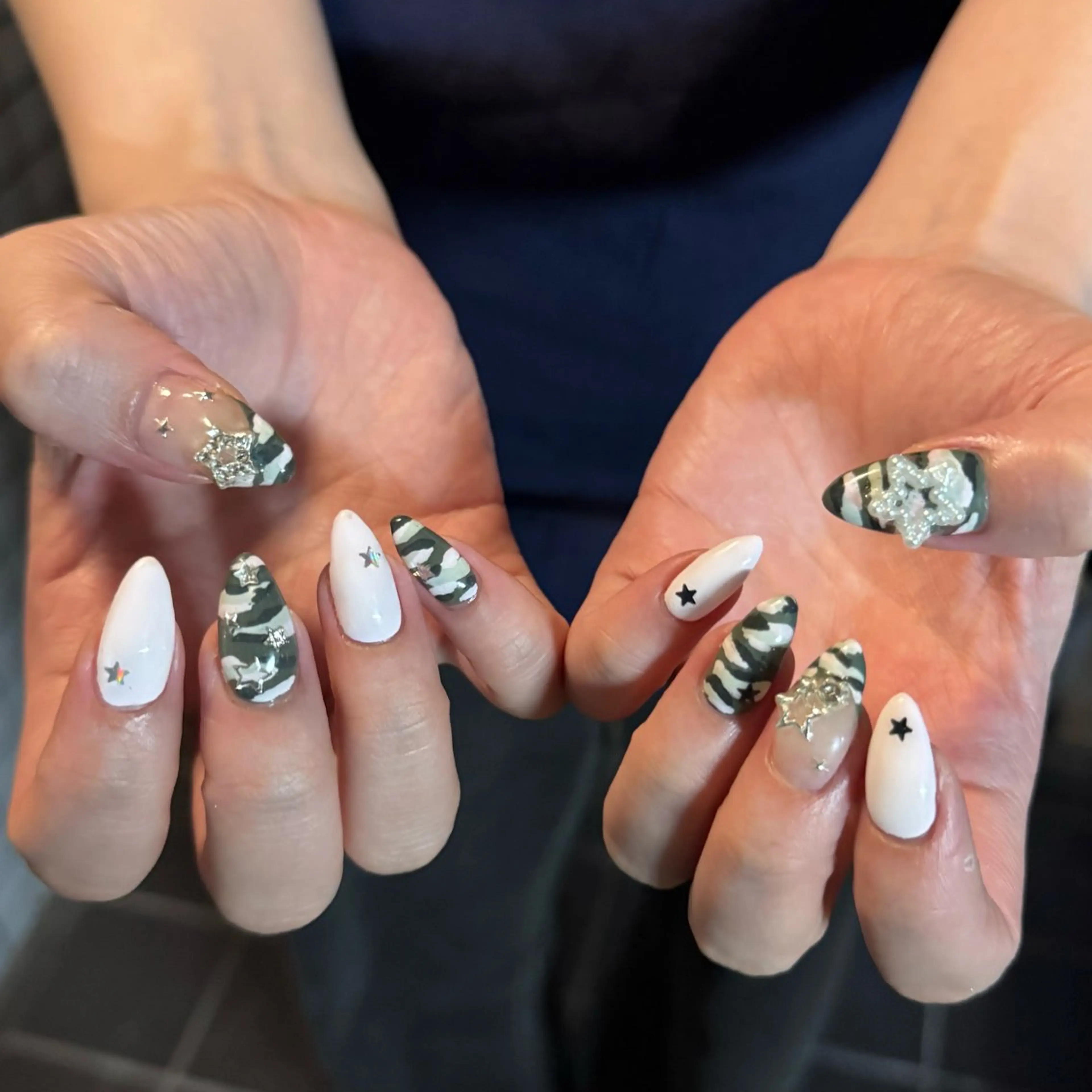 ミディアム 小川 柚香のネイルデザイン