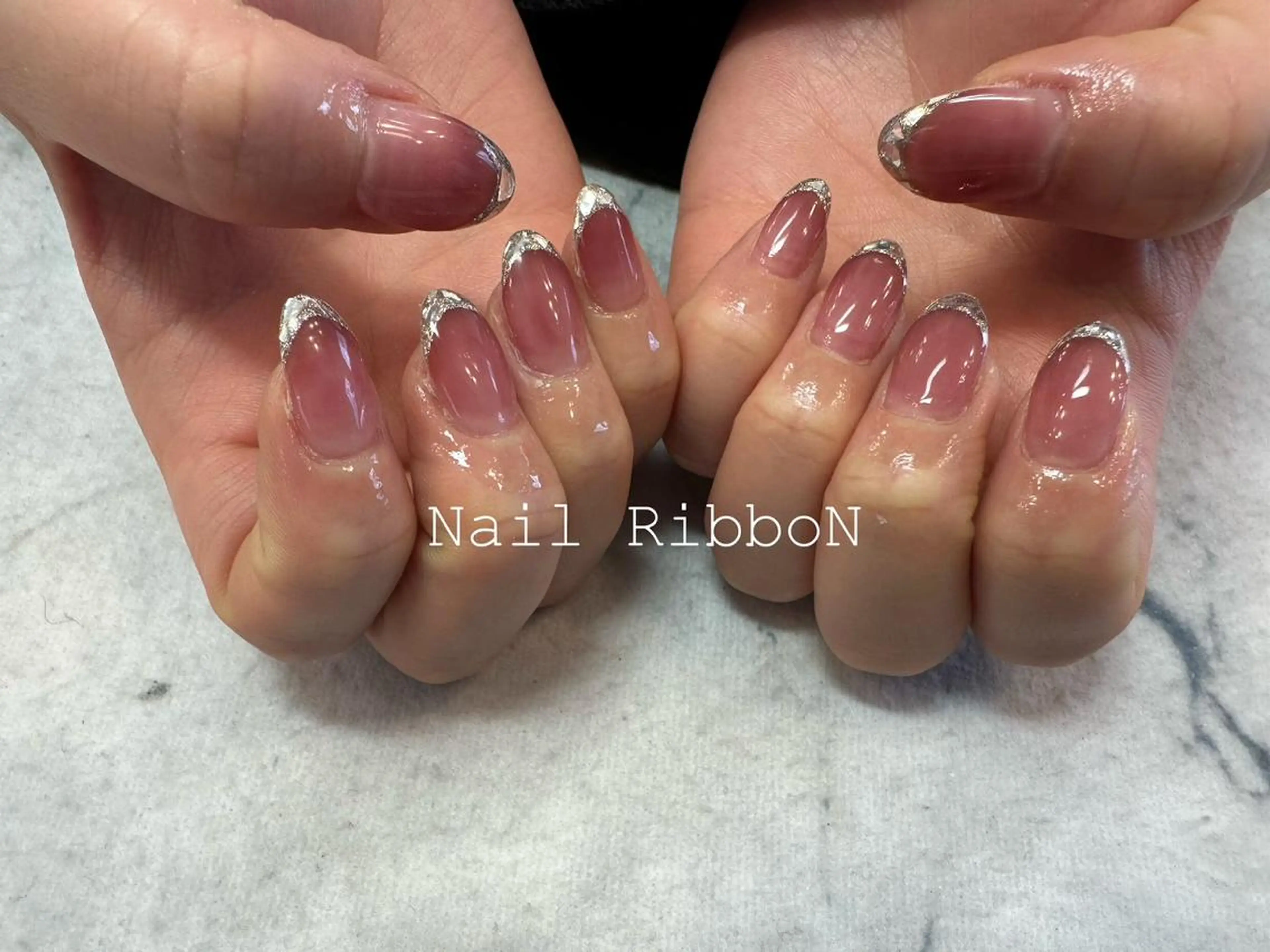 ネイル ネイルリボン 受付スタッフのネイルデザイン