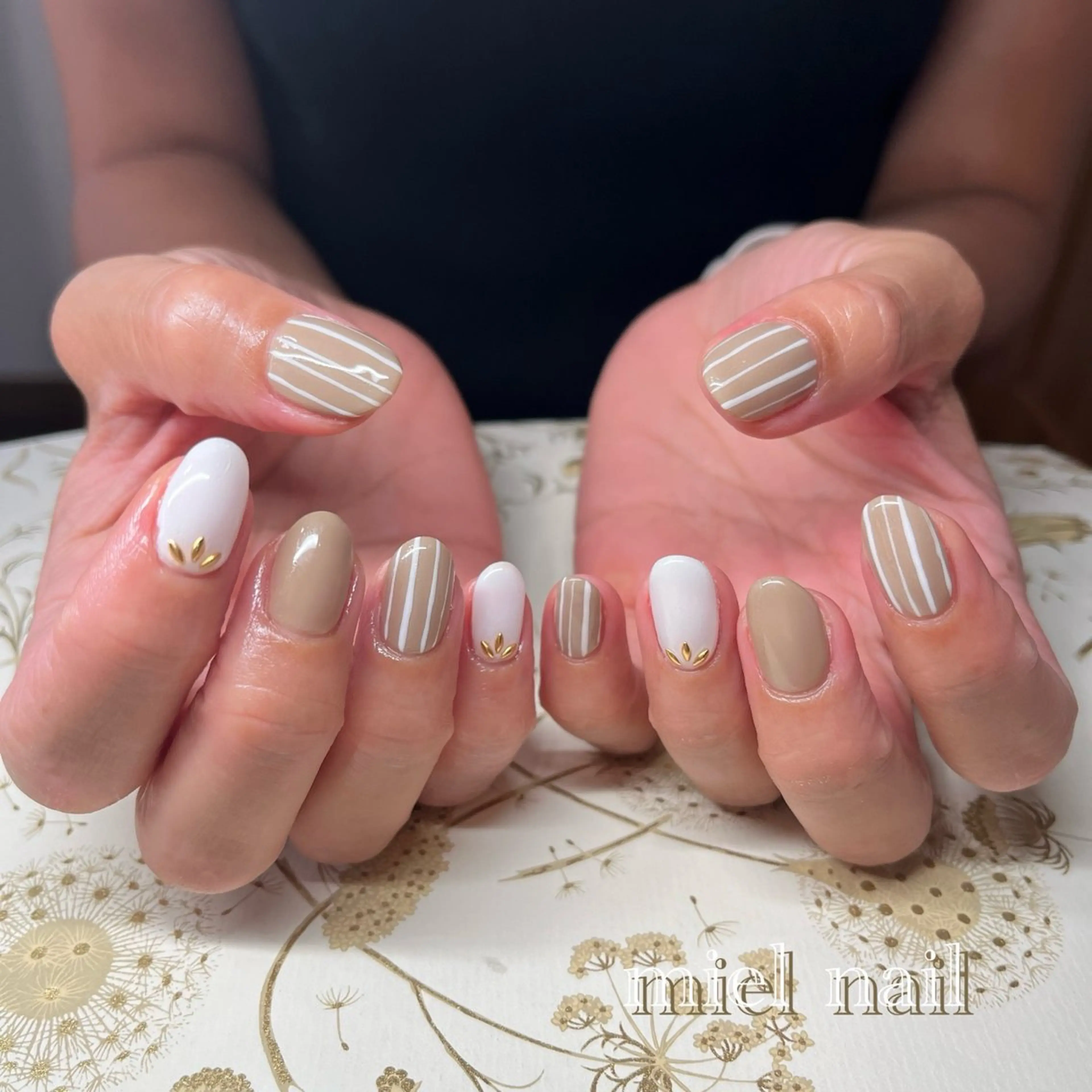 ネイル クリアネイル ゴールド 夏ネイル ハンドネイル miel nailのネイルデザイン