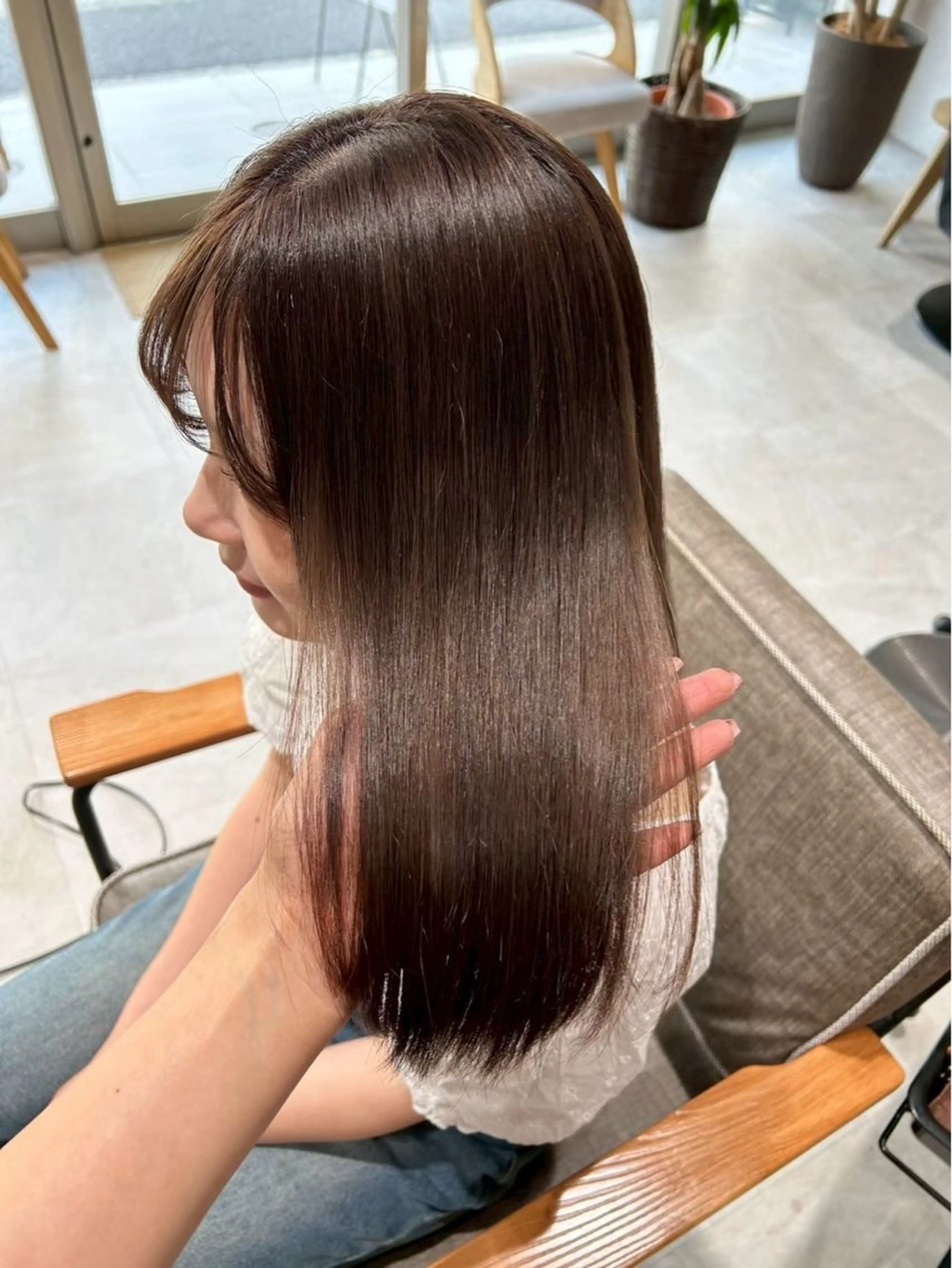 セミロング カラー 赤みゼロ 🤎柔ベージュのヘアスタイル