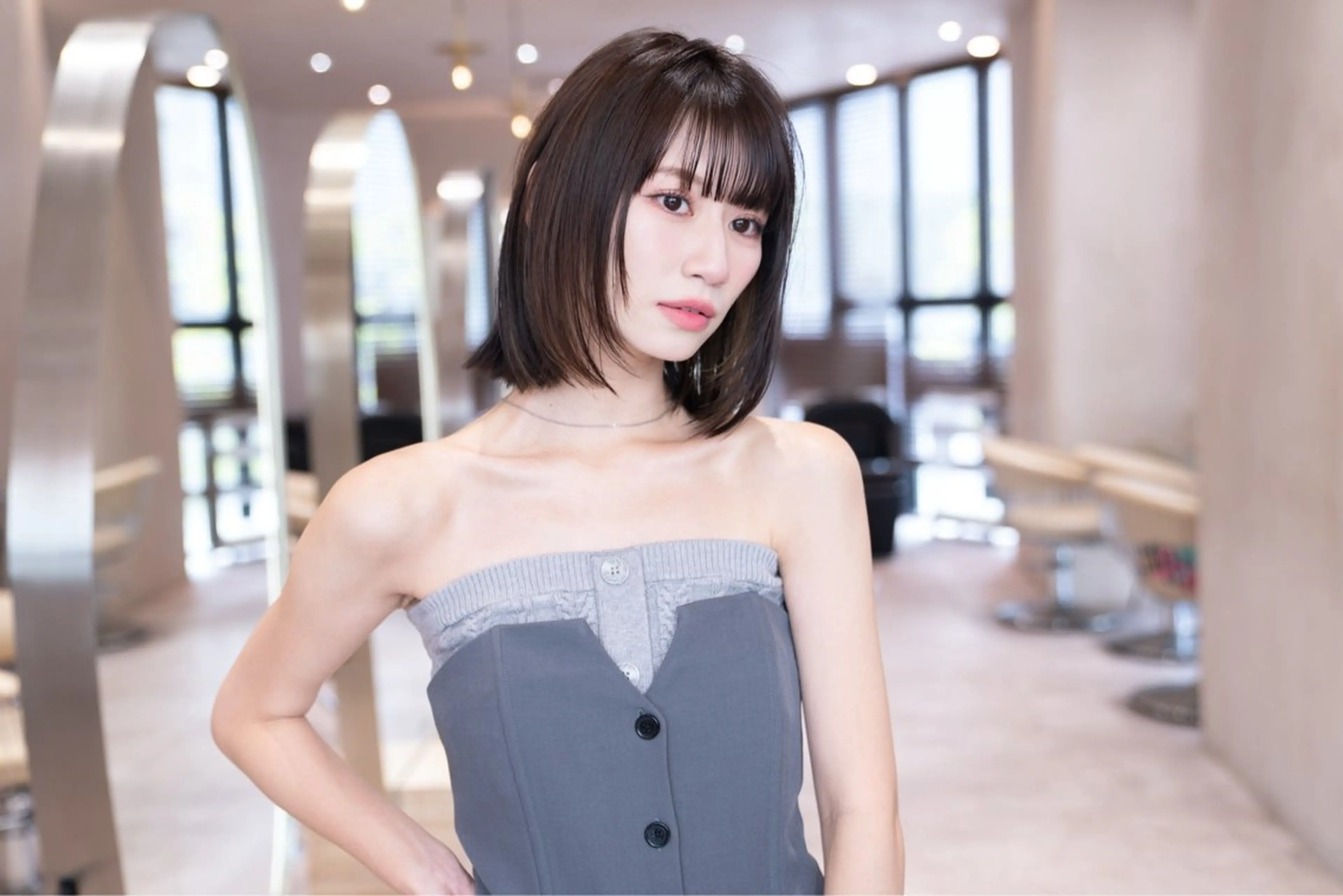 ミディアム ボブ 顔まわりレイヤー レイヤーカット 新宿/透明感カラー ×艶髪TR/SAYAのヘアスタイル