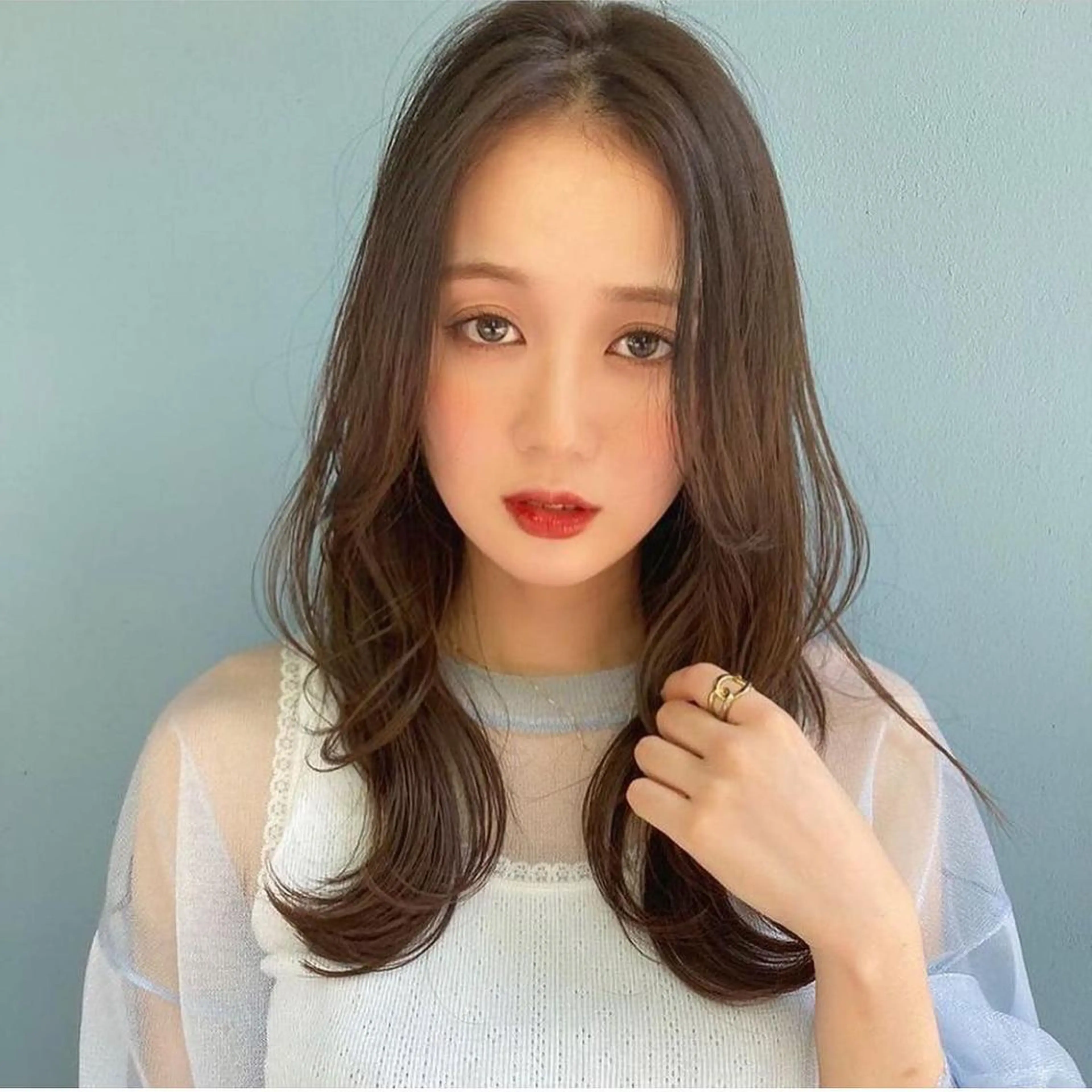 ミディアム カラー ヘアアレンジ ミディアムパーマ ベージュカラー 透明感カラー ハイライトカラー ミルクティーベージュ 韓国/髪質改善💘 櫻井かれんのヘアスタイル