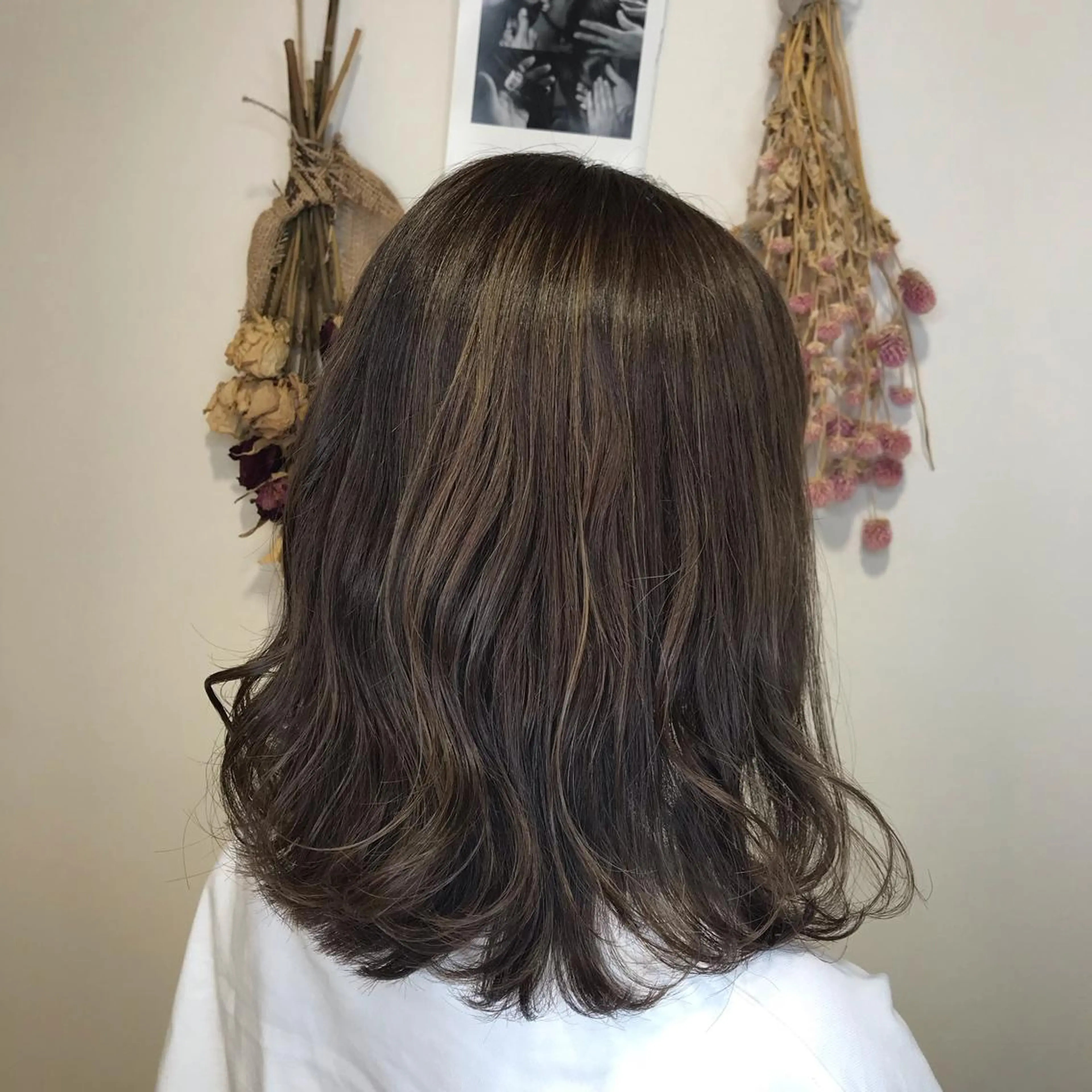 ミディアム 長井 麻帆のヘアスタイル