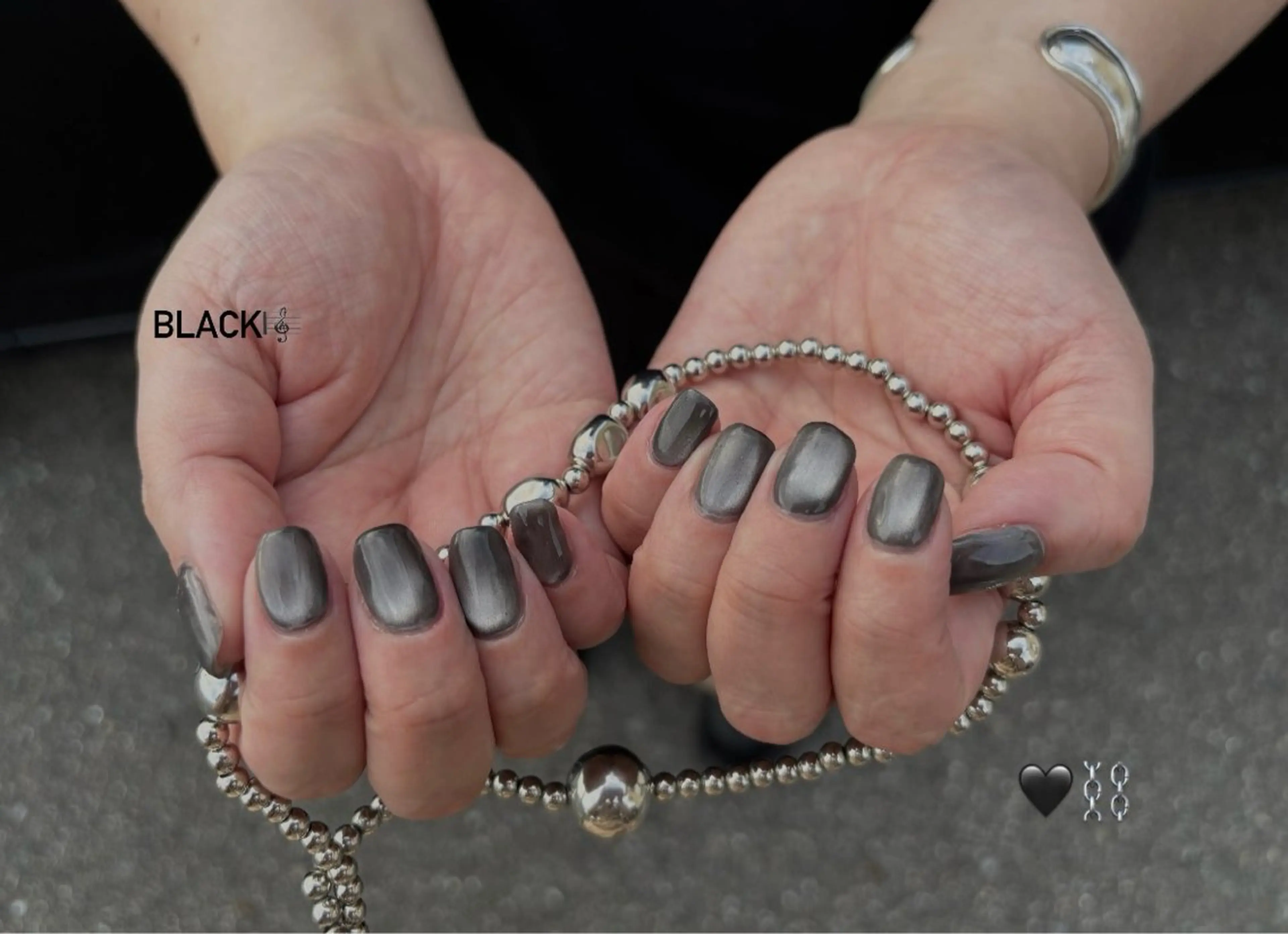 ネイル マグネットネイル メルシー所属・田中 鈴茄のネイルデザイン