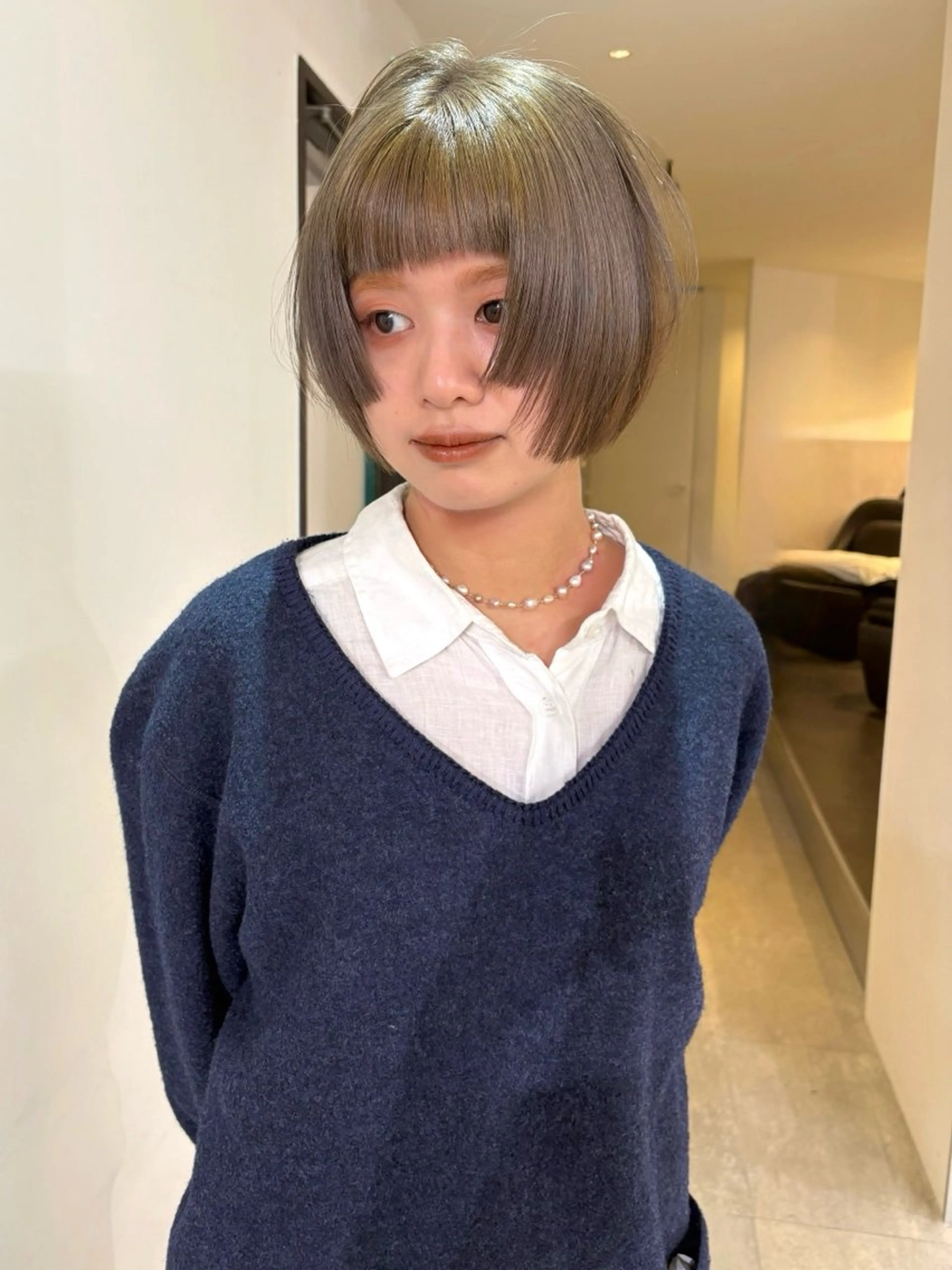 ミディアム カラー ブリーチ グレージュ オリーブグレージュ オリーブグレー ヘアカラー Yuna/ブリーチ なしベージュのヘアスタイル