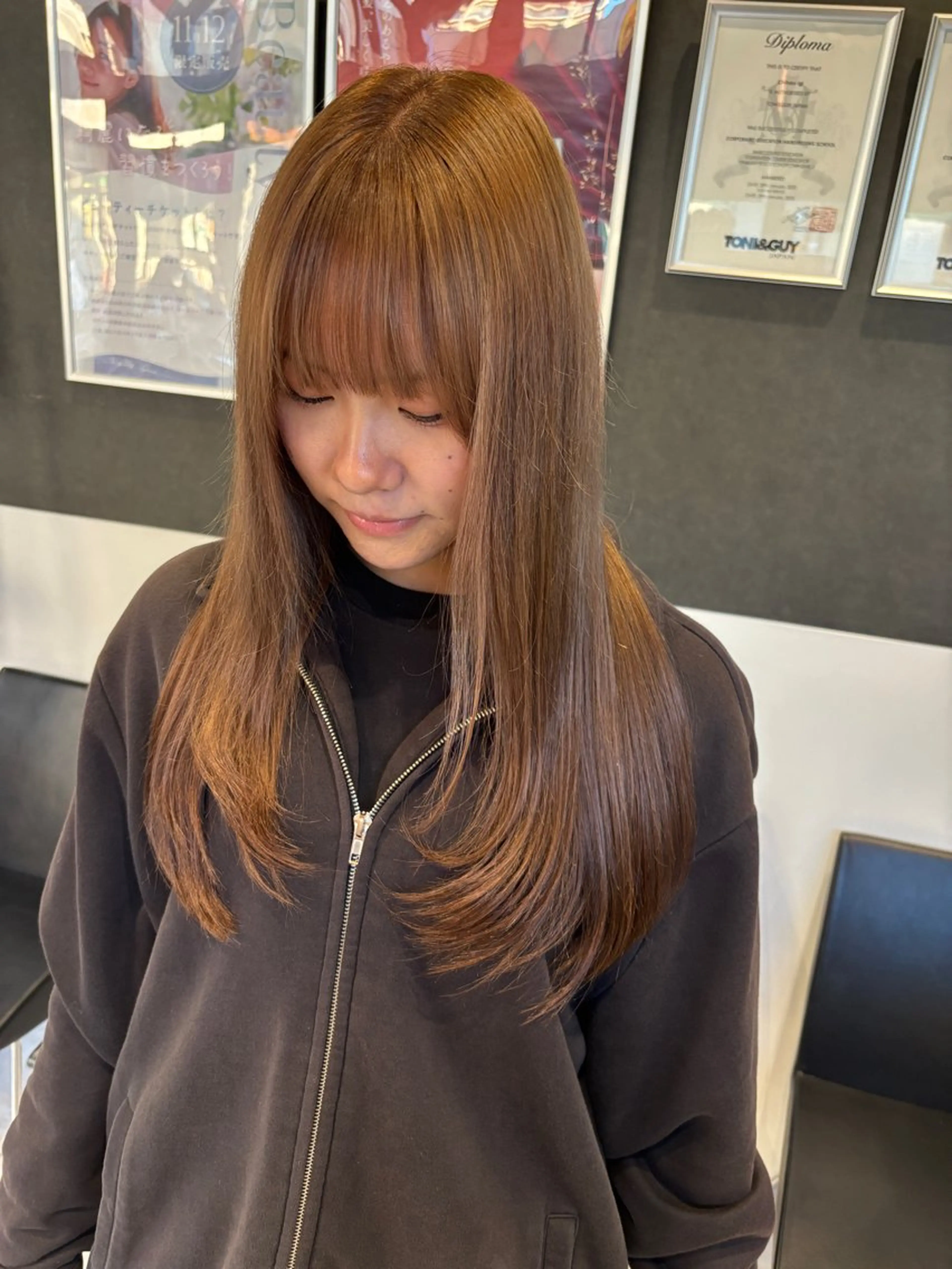 ロング カラー クリスマス カット ヘアカラー トリートメント ブリーチ/ヘアケア/ 艶髪/イギチハルのヘアスタイル