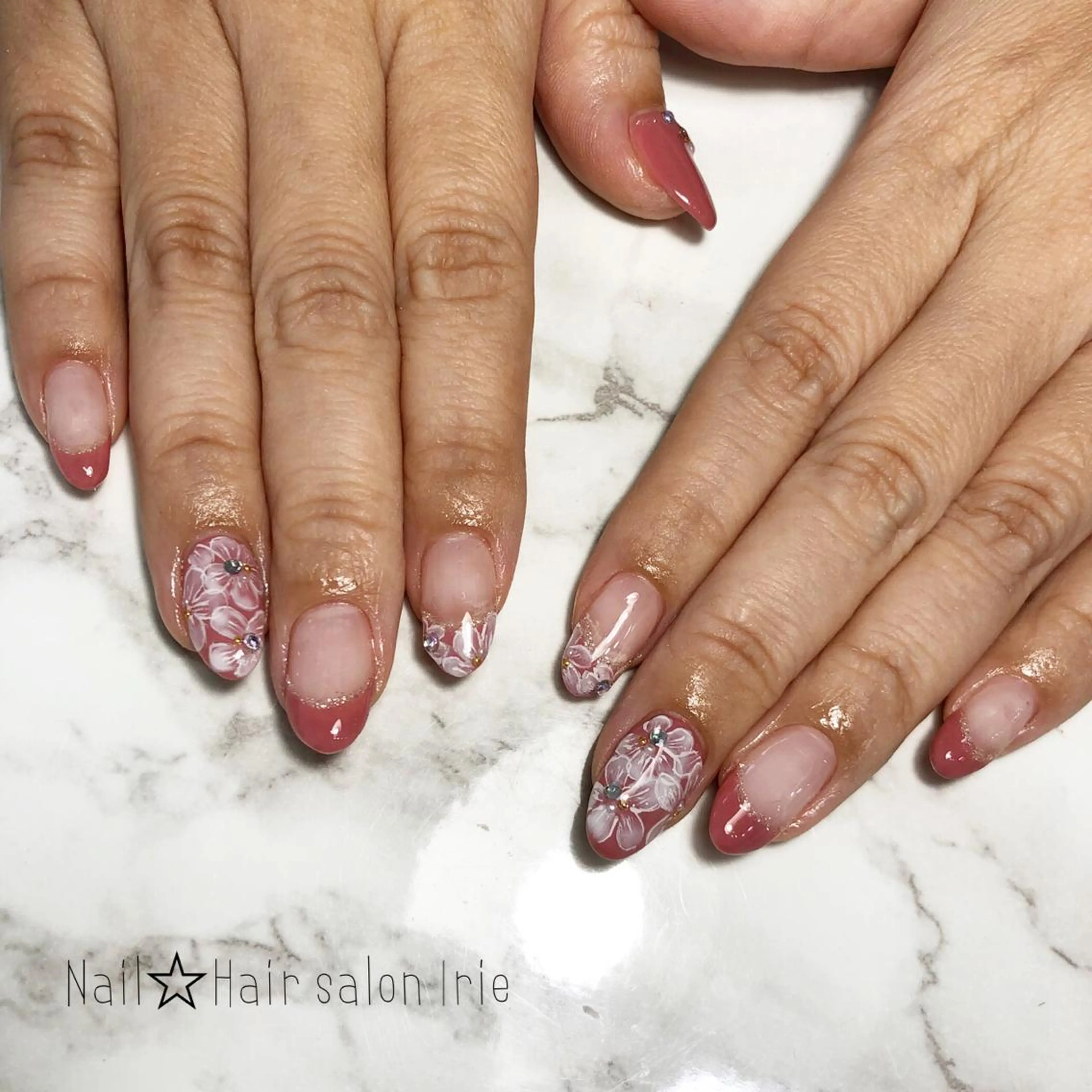 ネイル Hair salon Irie所属・與儀 知佳のネイルデザイン