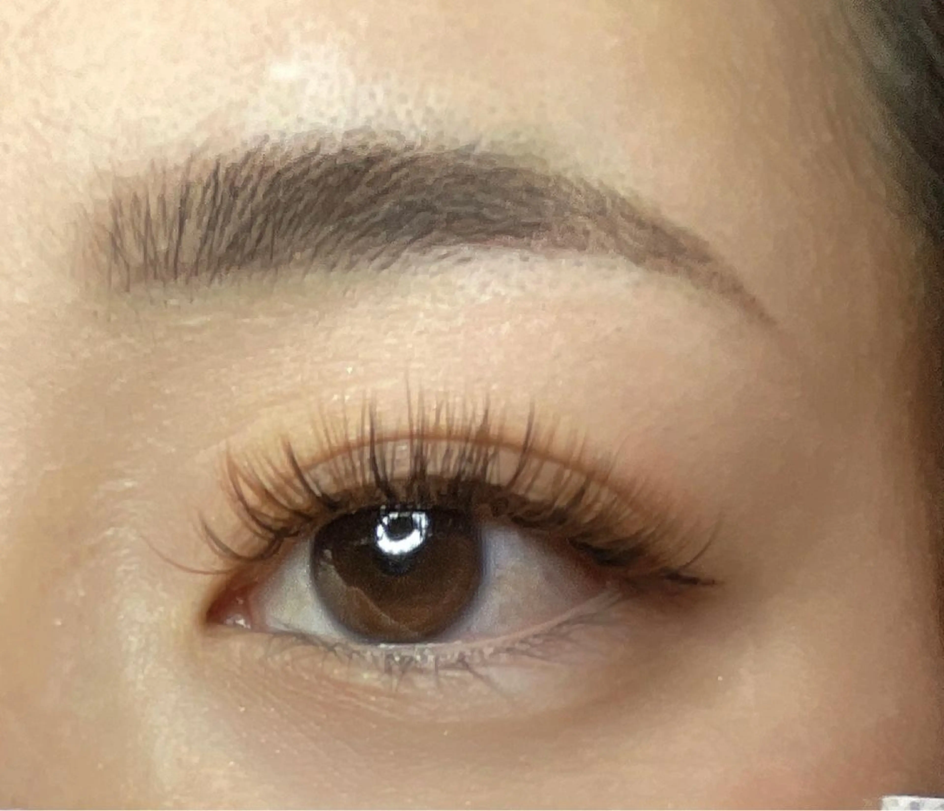 マツエク・マツパ ボリュームラッシュ fleur（フルール）所属・fleur フルールのマツエク・マツパデザイン