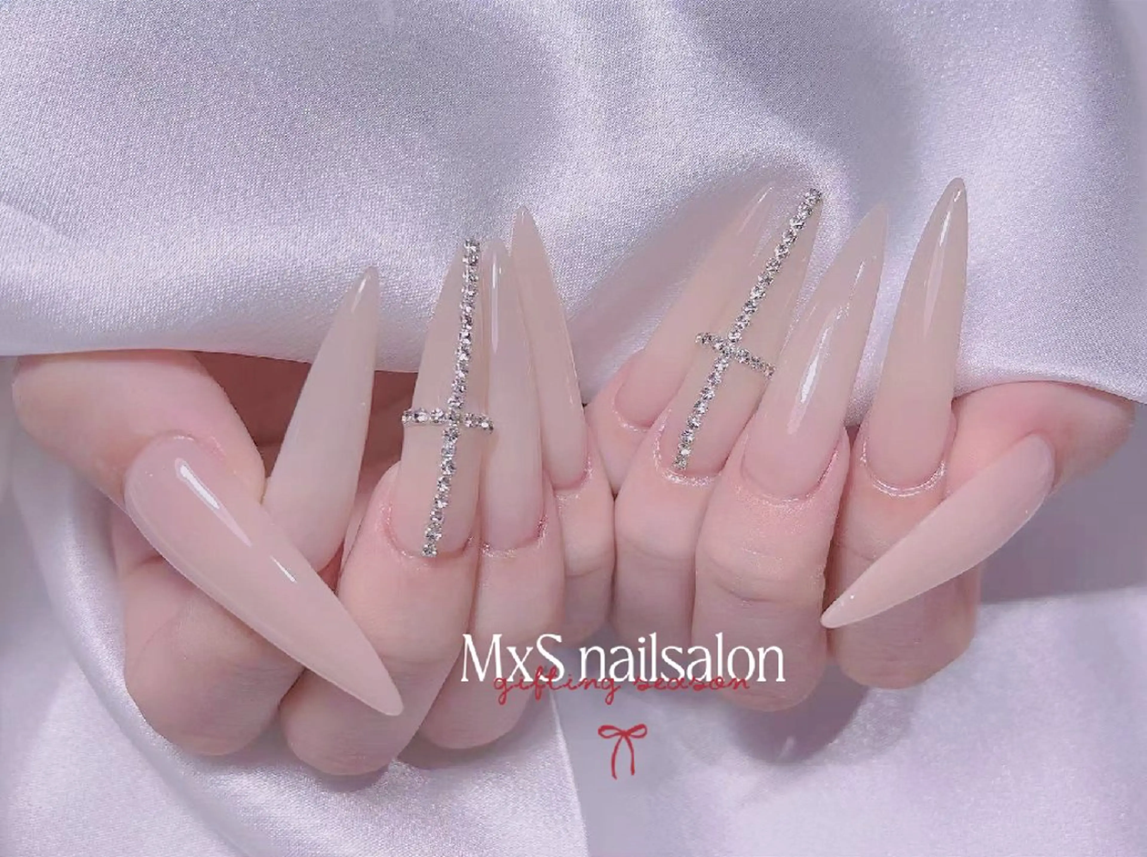 ネイル ジェルネイル 韓国ネイル ロングネイル マグネットネイル パラジェル ハンドネイル ハンドケア MxS Nail(長さだし/フィルイン/マグネット/韓国ネイル/ワンホンネイル/ワンカラー)所属・MxS リィリィのネイルデザイン