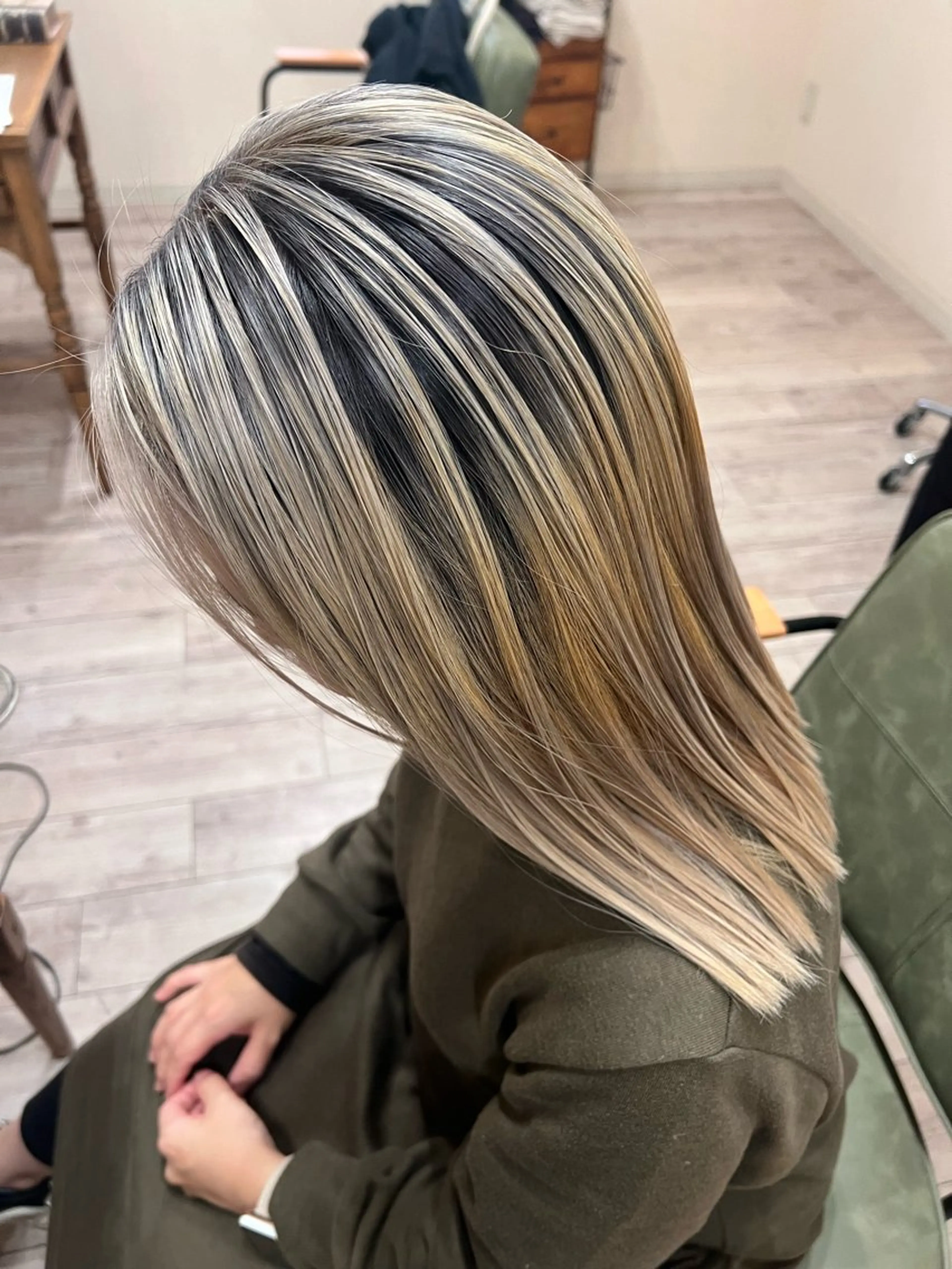 ミディアム newi天王寺🍏 KEIKO🍏のヘアスタイル