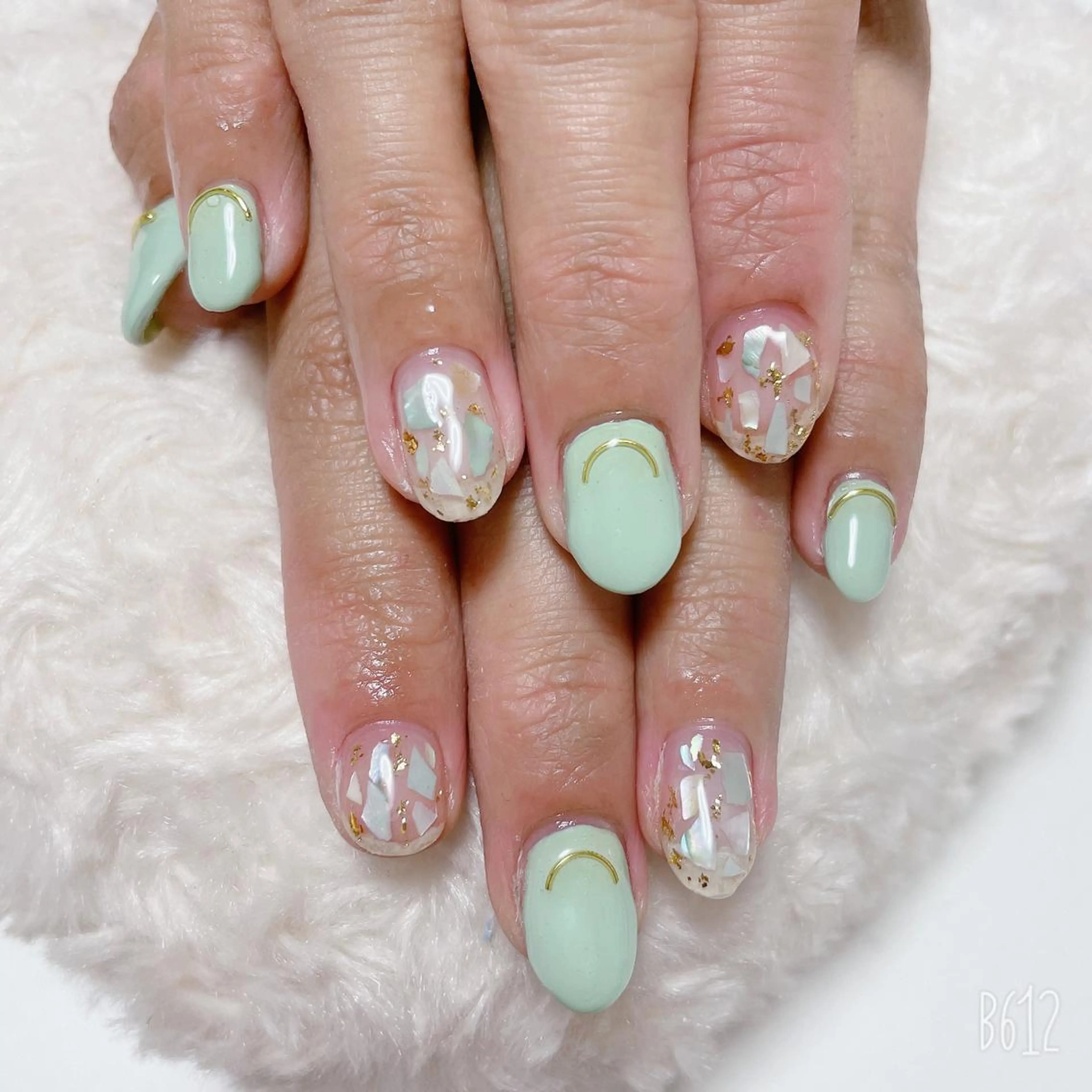 ネイル The Best Beauty受付担当のヘアスタイル