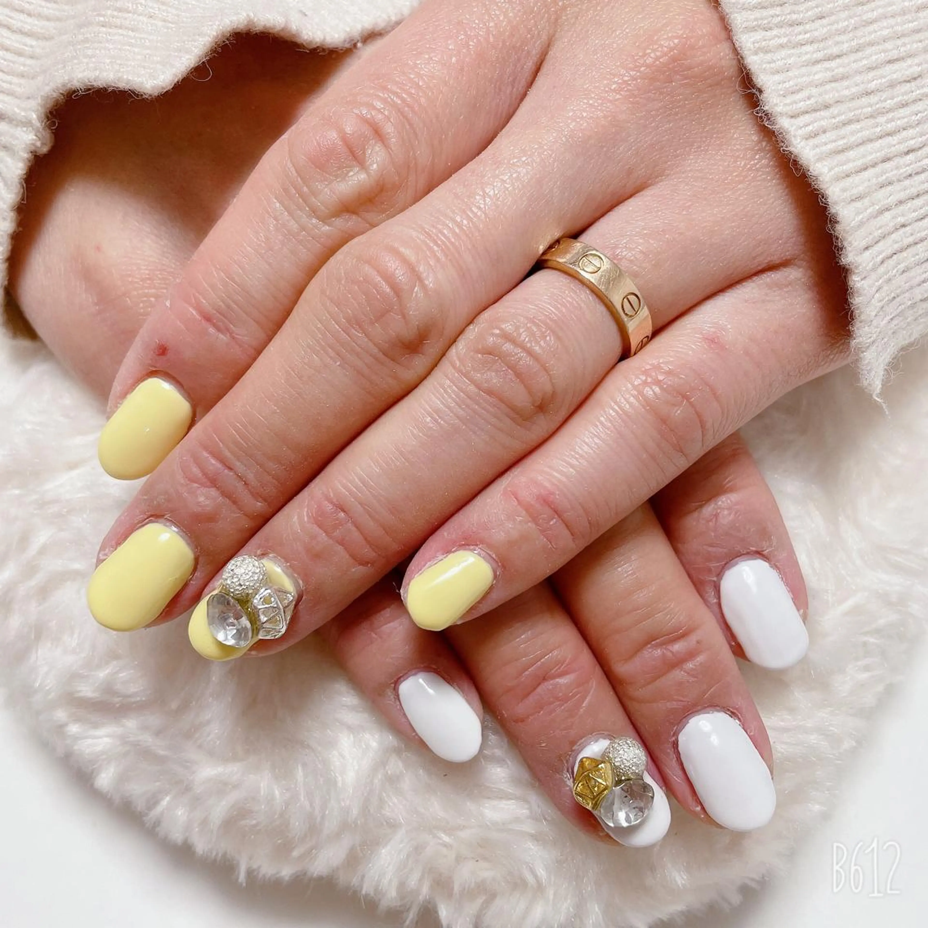 ネイル The Best Beauty受付担当のヘアスタイル