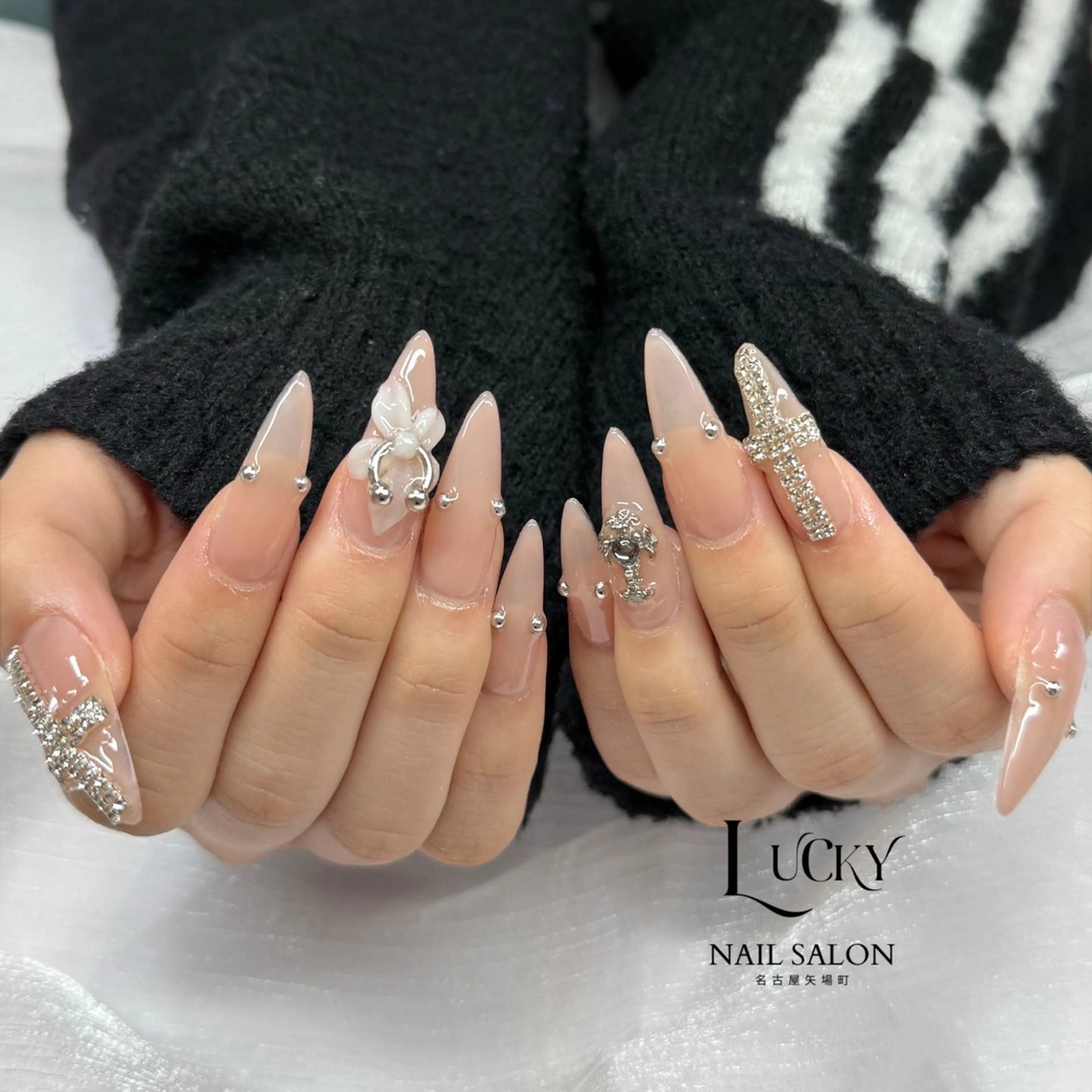 ネイル アートネイル ジェルネイル ロングネイル 持ち込み シンプルネイル ハンドネイル Lucky Nail Salon所属・Lucky Nail Salonのネイルデザイン