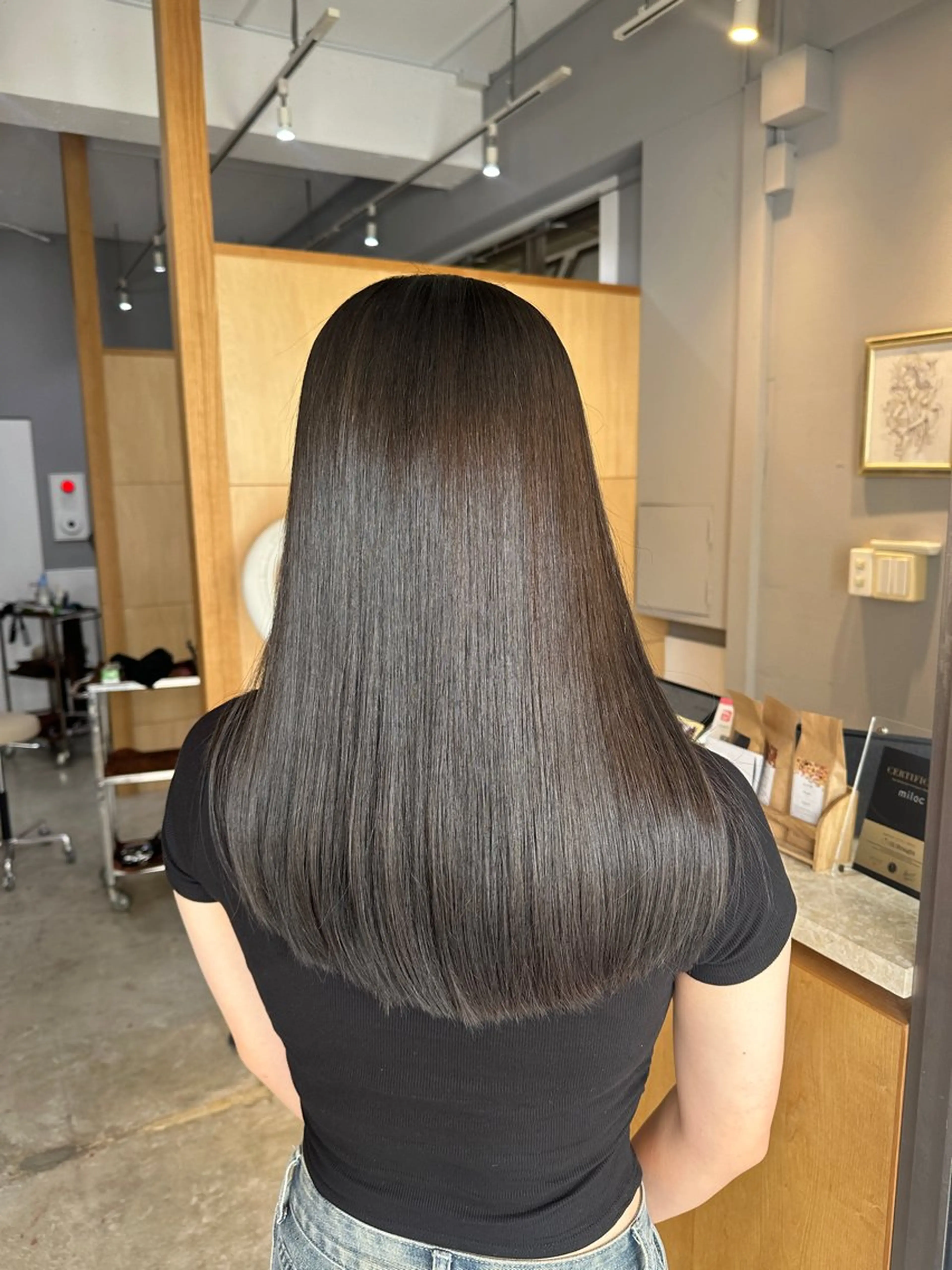 ミディアム ヘアカラー トリートメント miloc MOMOKAのヘアスタイル