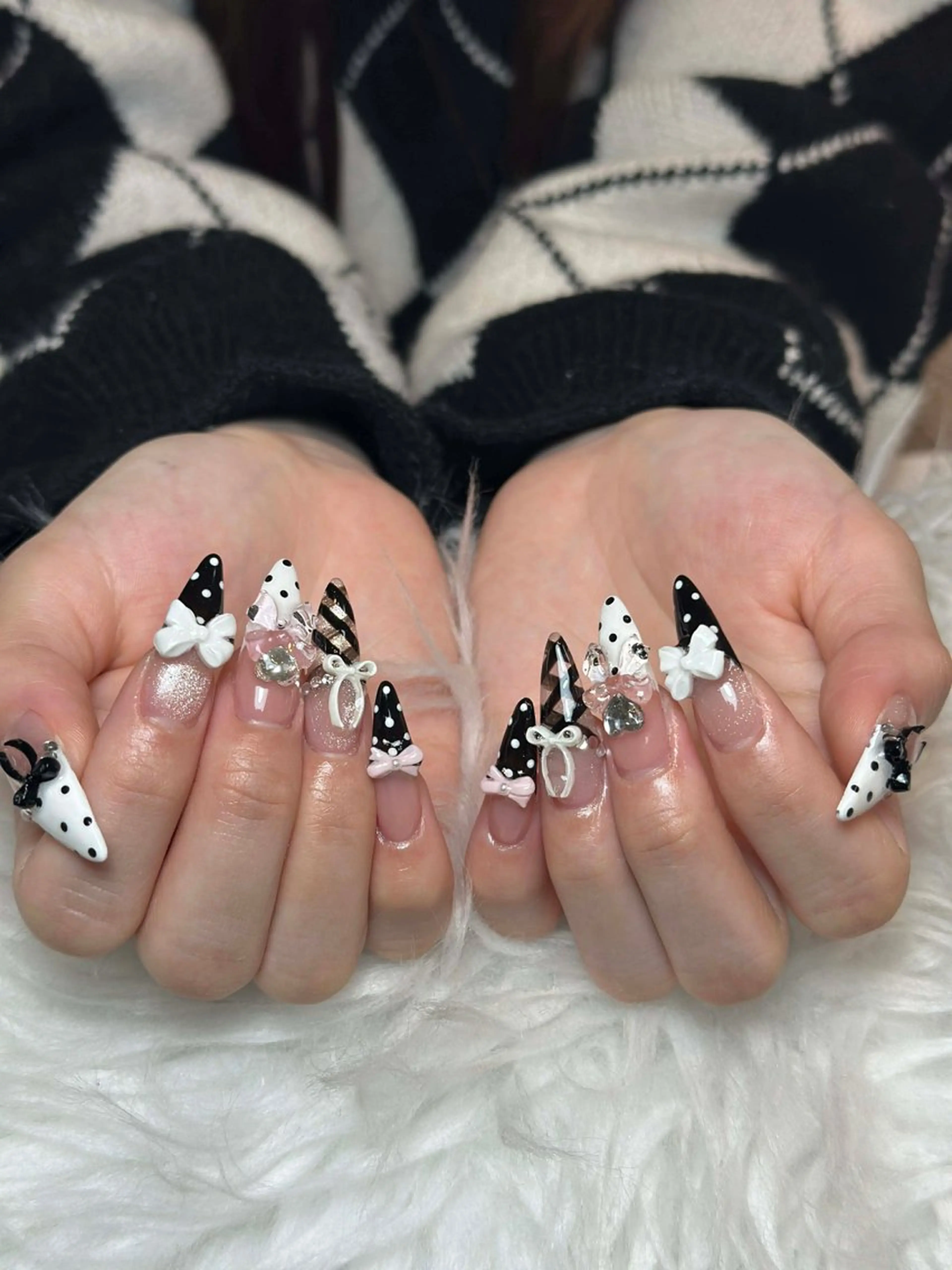 ネイル オーロラネイル ボルドー ブラウン 氷ネイル・うるうるネイル キラキラネイル ハンドネイル Julli NailStudioのネイルデザイン