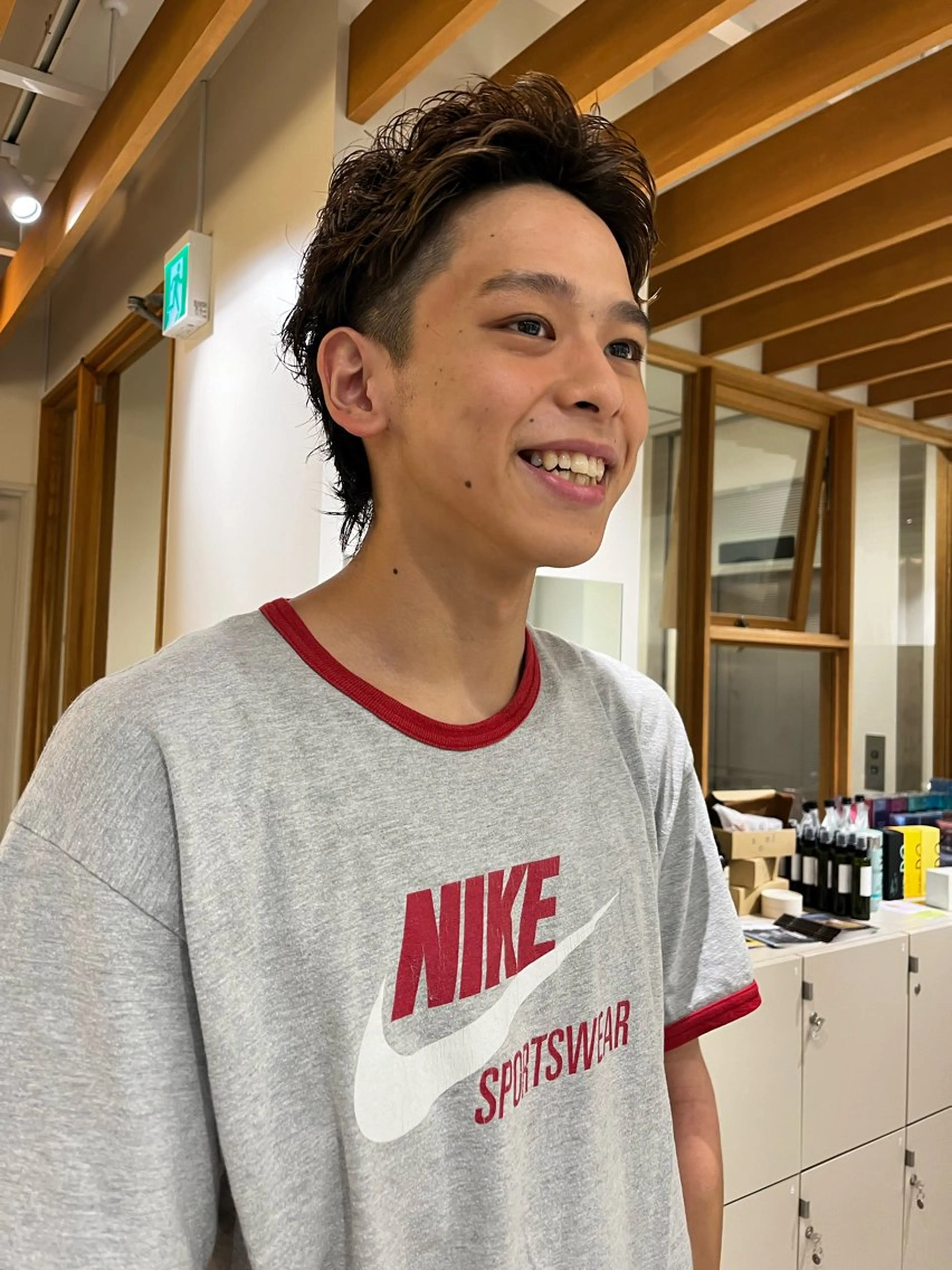 カラー パーマ メンズ フェザーパーマ メンズパーマ 透明感カラー 外国人風カラー アイブロウリフト/ 髪質改善カラー/みわの眉毛・アイブロウイメージ