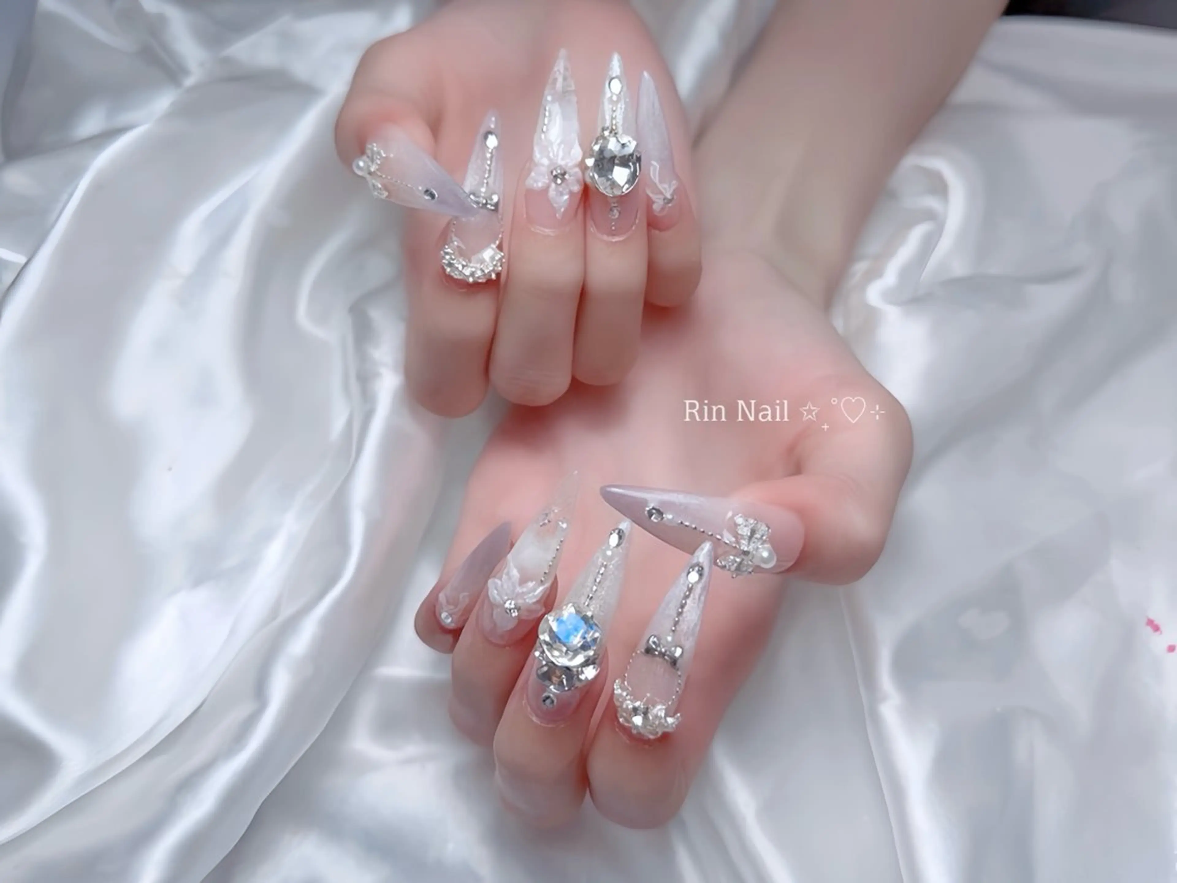 ネイル アートネイル チークネイル ジェルネイル ロングネイル マグネットネイル ハンドネイル Rin Nail 新大久保店のネイルデザイン