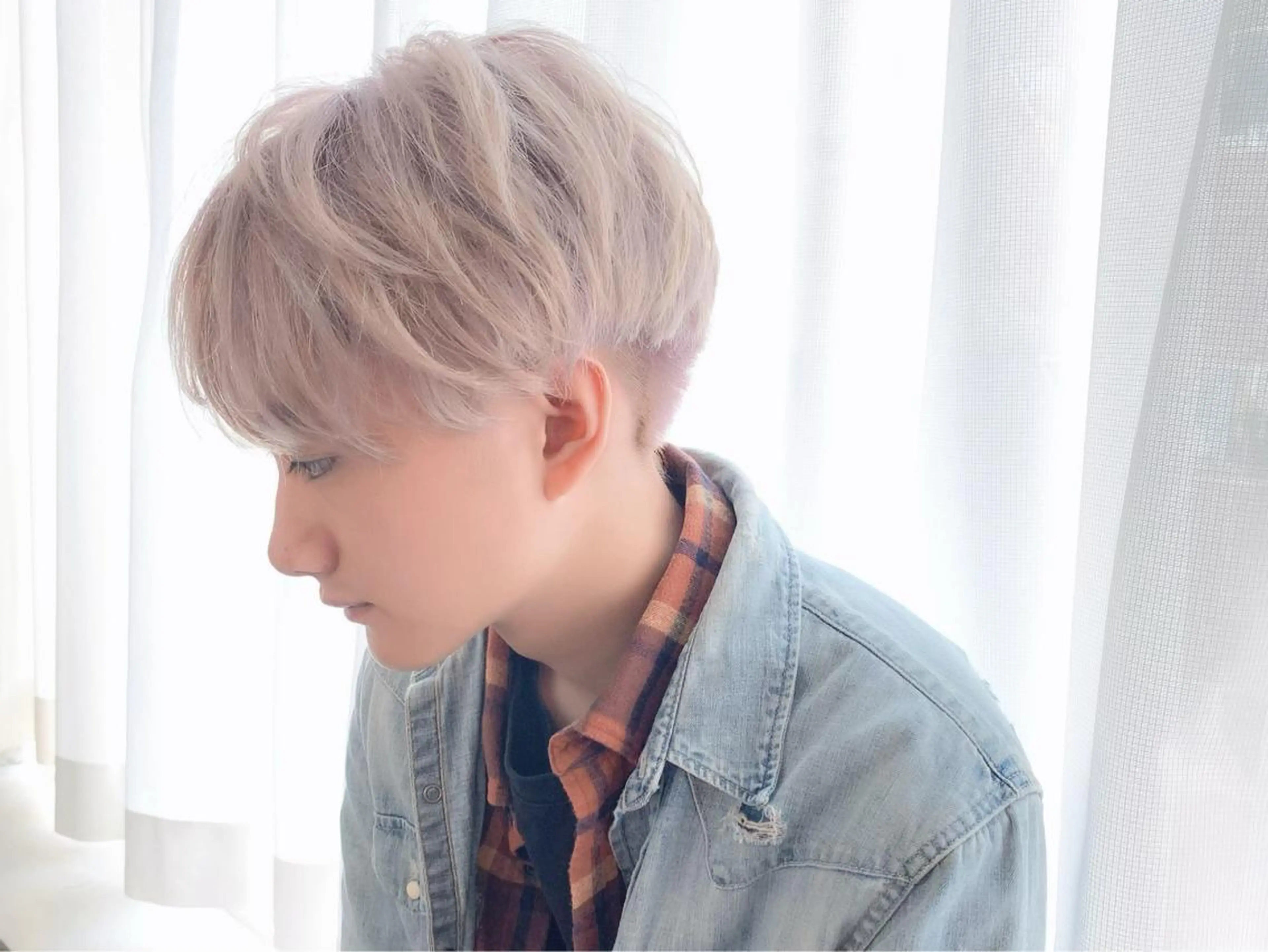 ショート カラー メンズ ブロンド ホワイトブロンド EMANON天神所属・Hitomi Ezakiのヘアスタイル