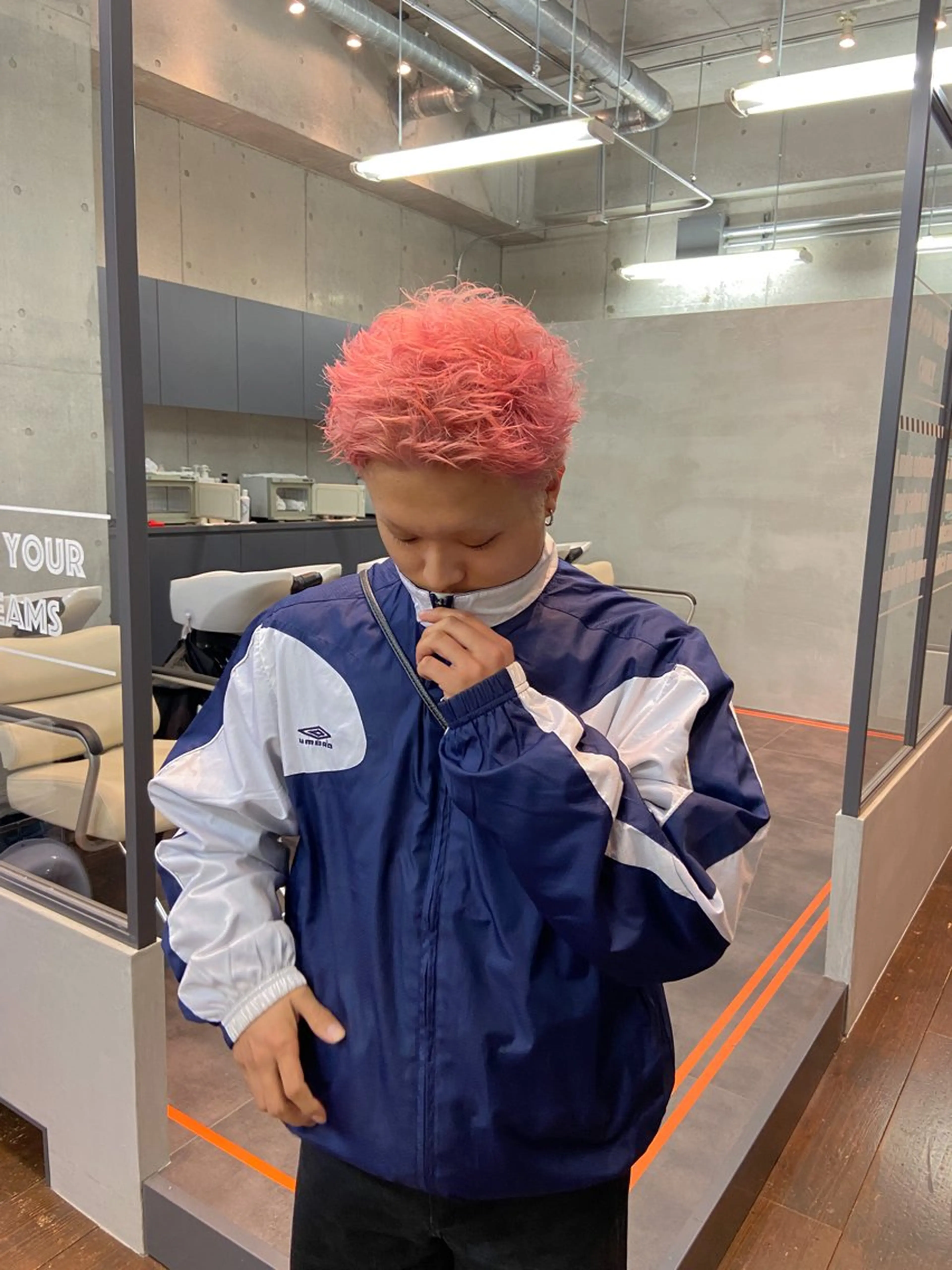 ショート カラー メンズ メンズブリーチ メンズショート スパイキーショート ブリーチ ショートヘア SPIN-OFF SHIFT所属・🌀パーマ特化 美容師🌀/しゅんのヘアスタイル