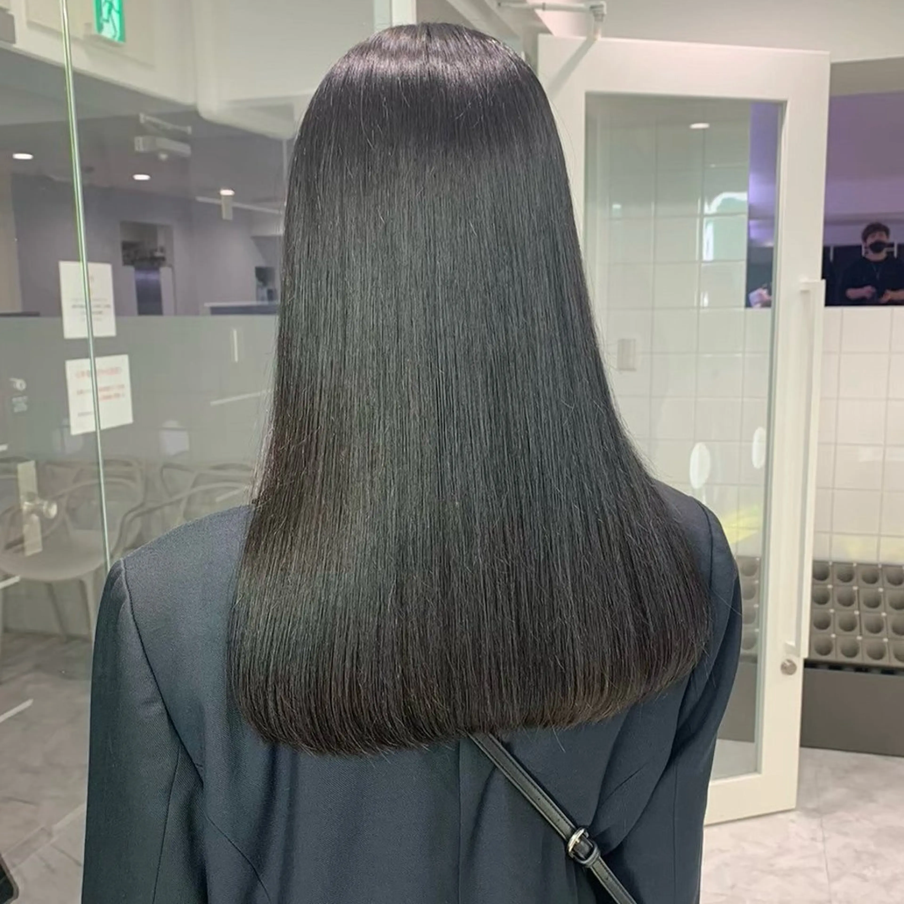 セミロング カラー カット トリートメント ヘッドスパ ヘアセット 韓国風艶髪🎀 暖色カラー🤍のヘアスタイル