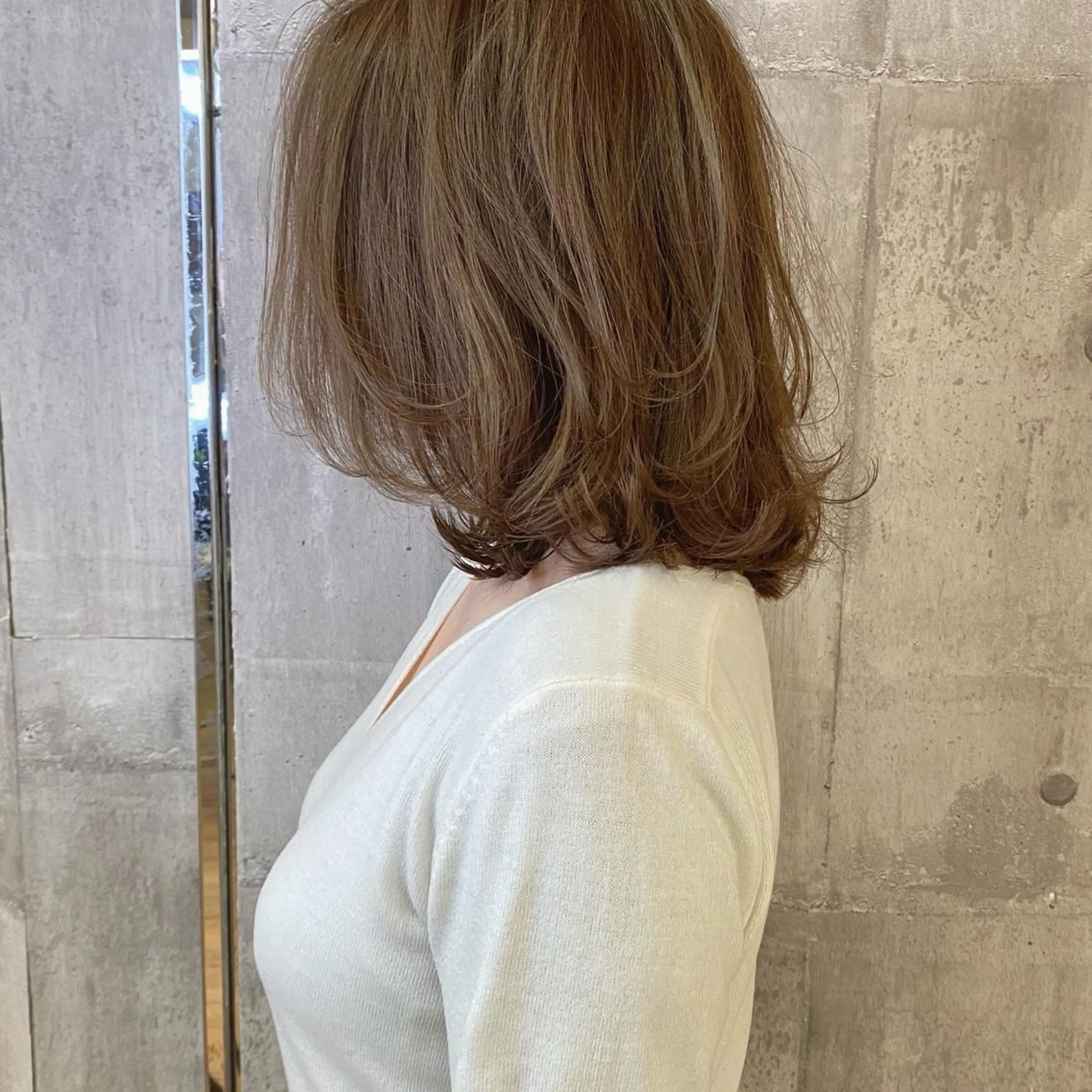 ミディアム カラー ハイライトカラー ハイライト カット ヘアカラー トリートメント 髪質改善ｶﾗｰ ｹｱﾌﾞﾘｰﾁ/ﾀﾑのヘアスタイル