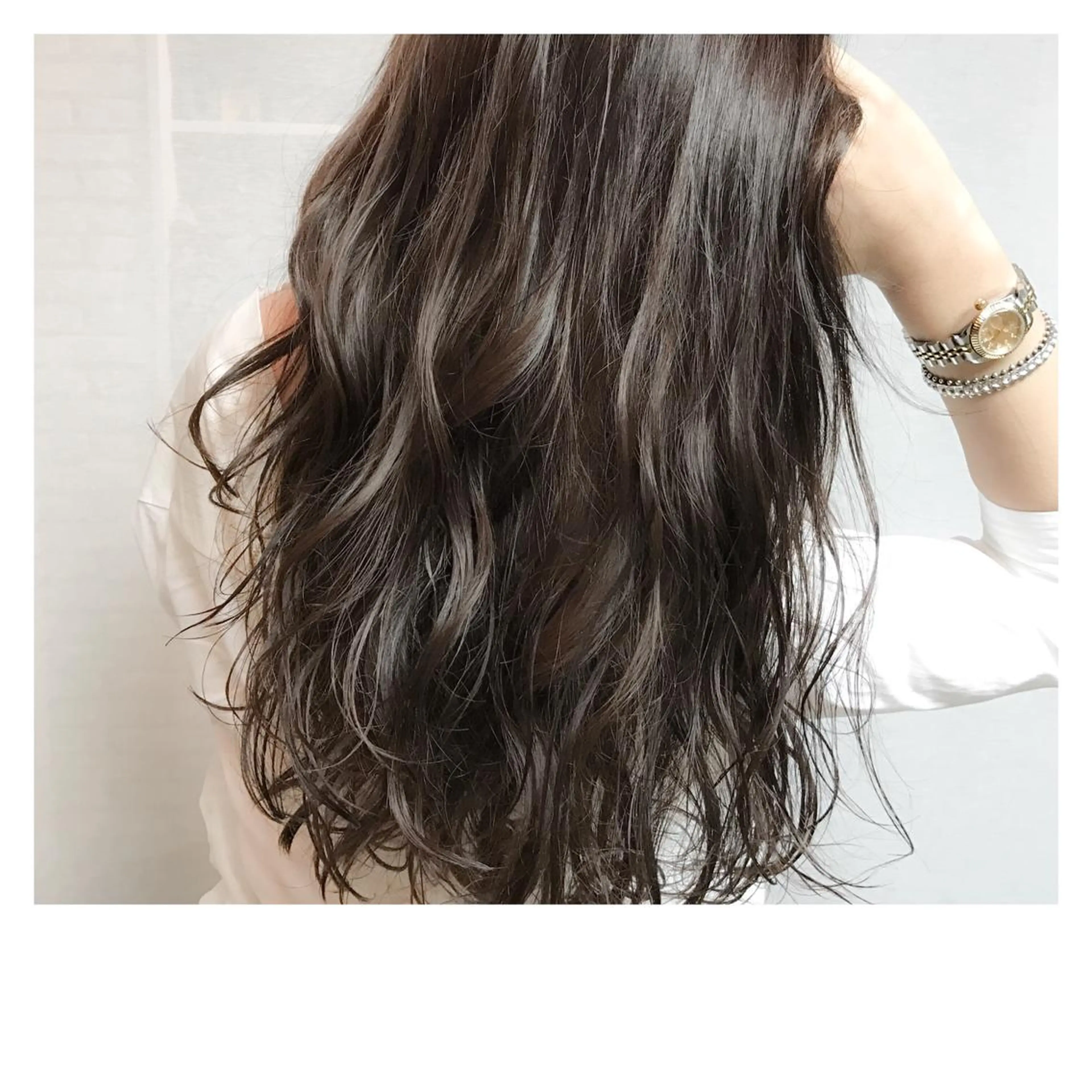 ロング カラー パーマ ヘアアレンジ ブラウンカラー チョコレートブラウン カット ヘアカラー パーマ トリートメント clan五反田所属・髪質改善、縮毛矯正 店長浅野太郎のヘアスタイル