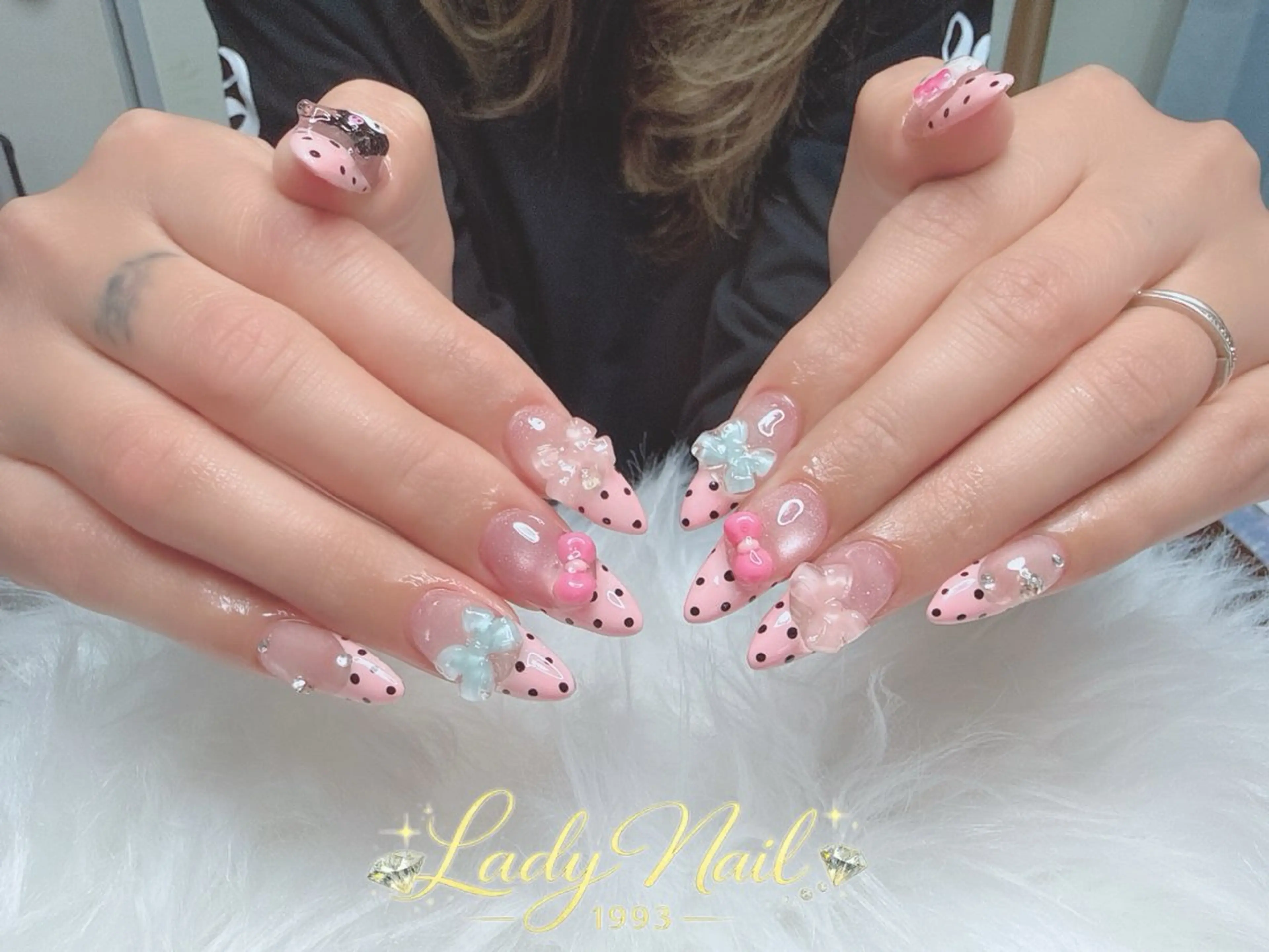 ネイル マグネットネイル ピンク 春ネイル ハンドネイル Lady Nails 1993所属・タナカ フォンのネイルデザイン