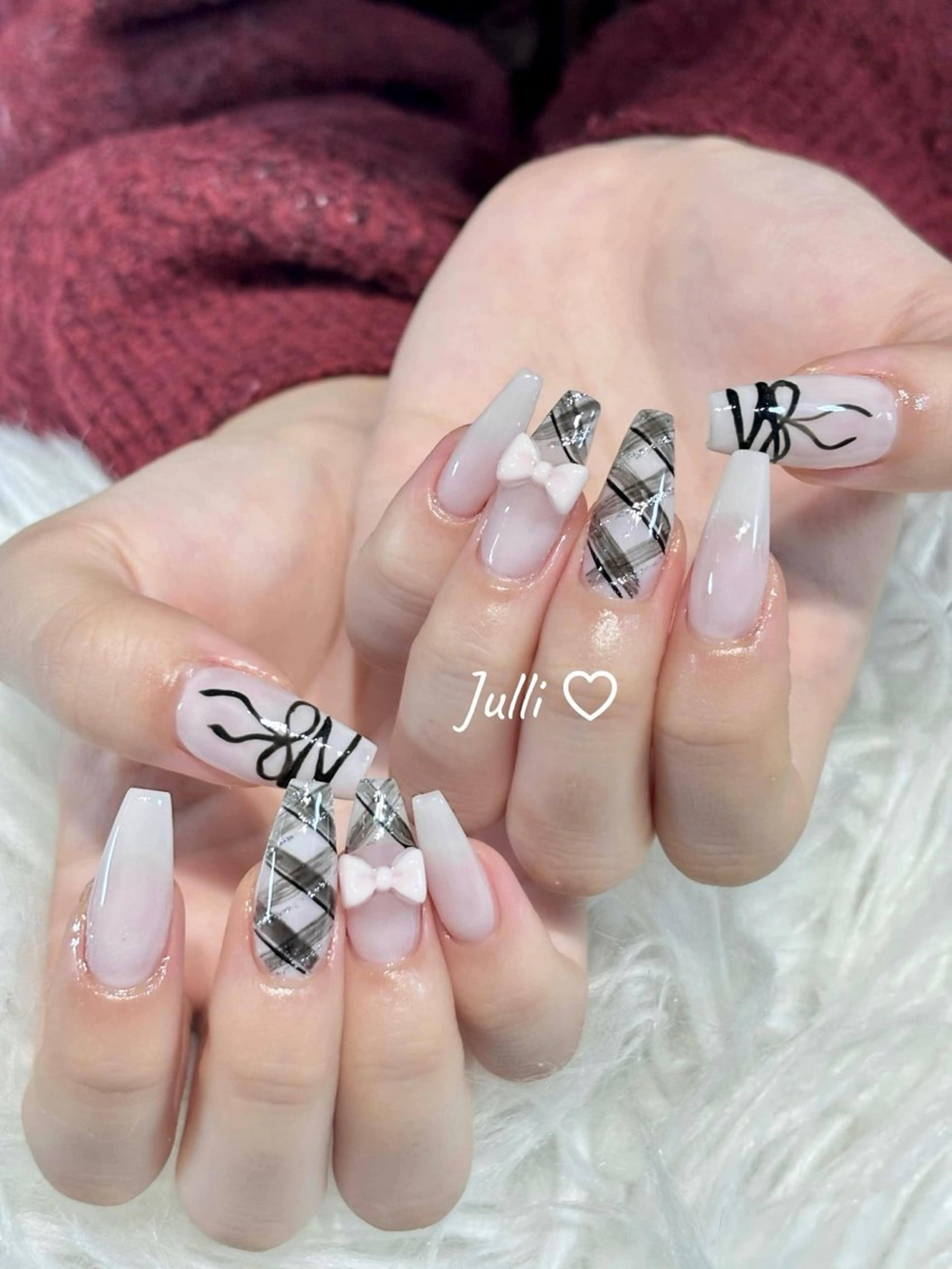 ネイル ボルドー ブラウン チークネイル ドット フットネイル Julli NailStudioのネイルデザイン