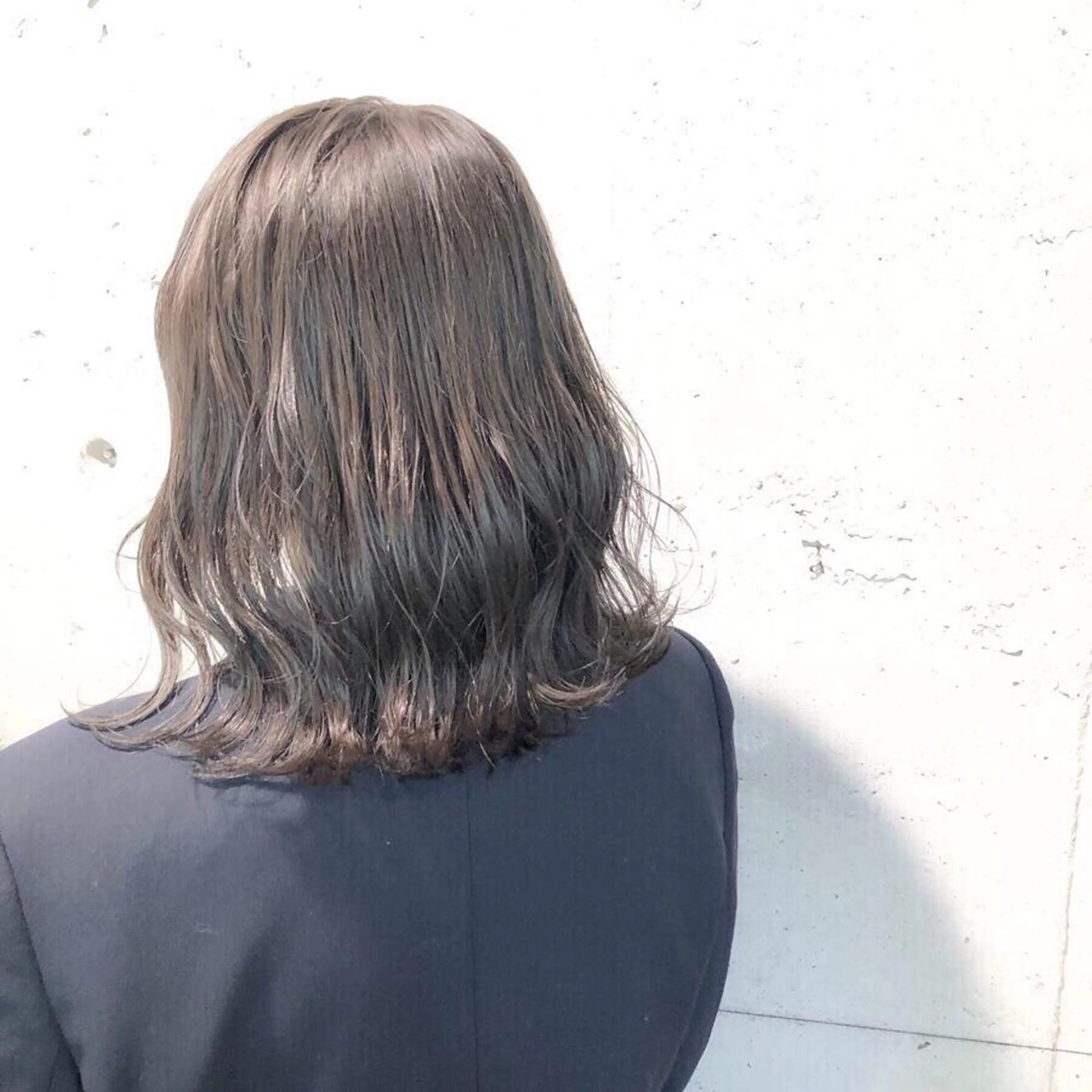ミディアム カラー ヘアアレンジ ベージュカラー ミルクティーベージュ Rene'所属・当日予約⭕️ JUNYAのヘアスタイル