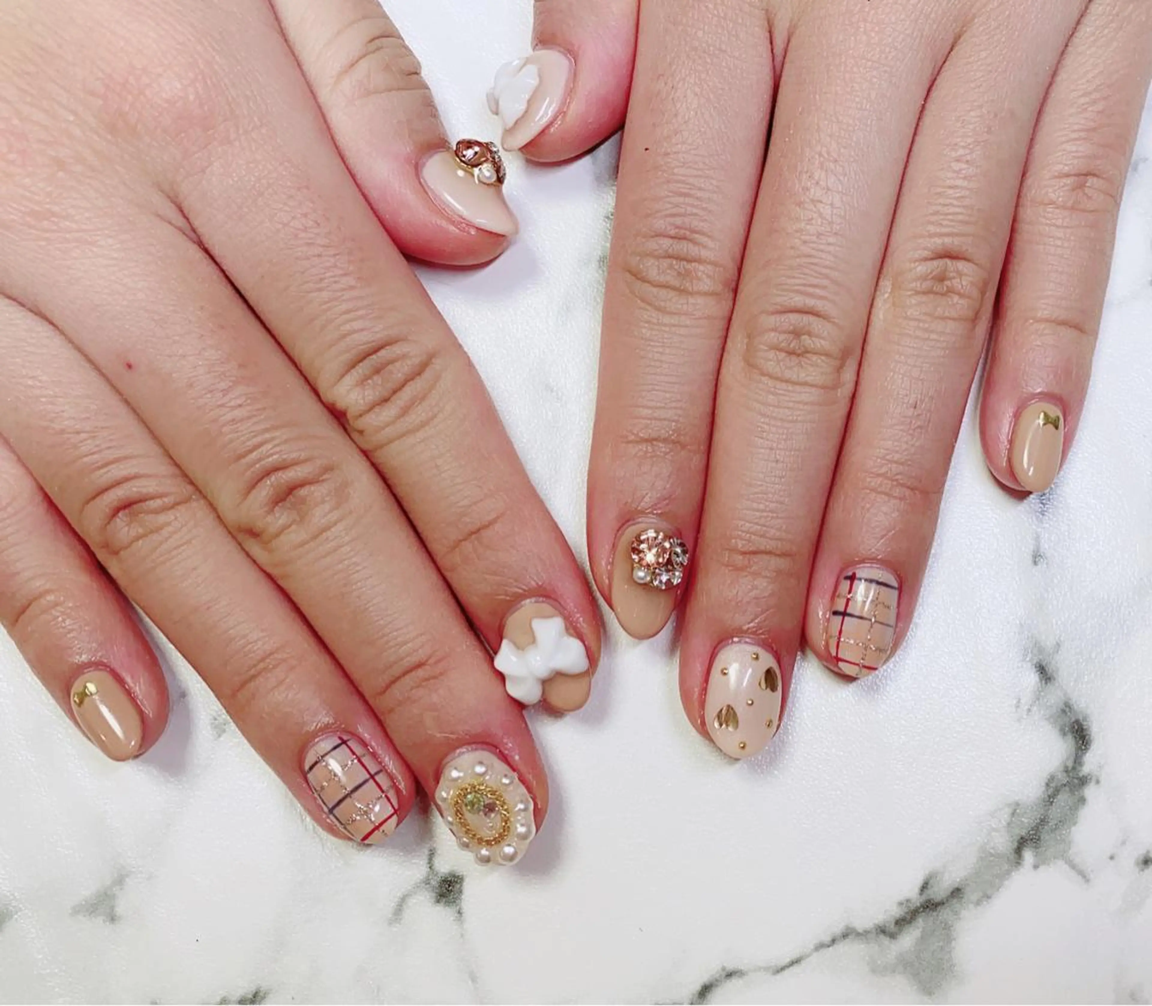 ロング カラー ネイル Q Free nailsのネイルデザイン