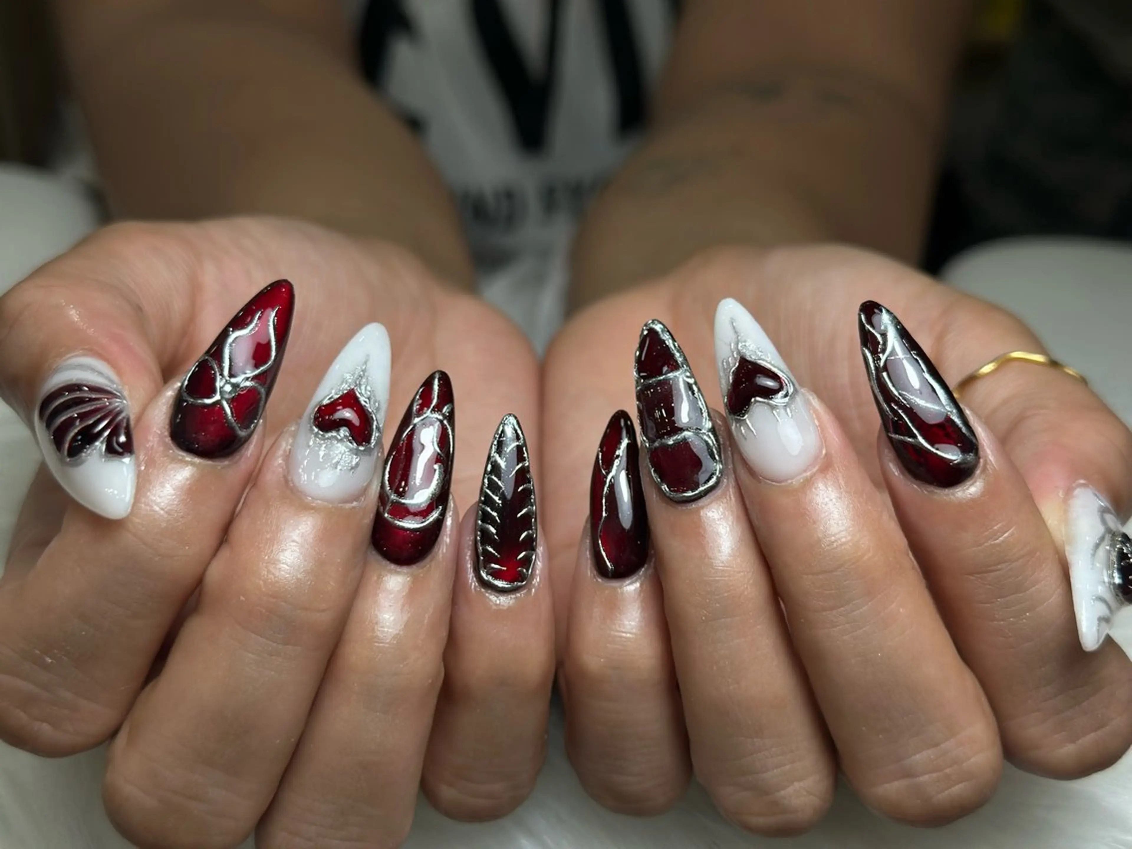 ネイル フレンチネイル グラデーション 韓国ネイル マグネットネイル シンプルネイル ハンドネイル CoMo Nail Studio所属・CoMo Nailのネイルデザイン