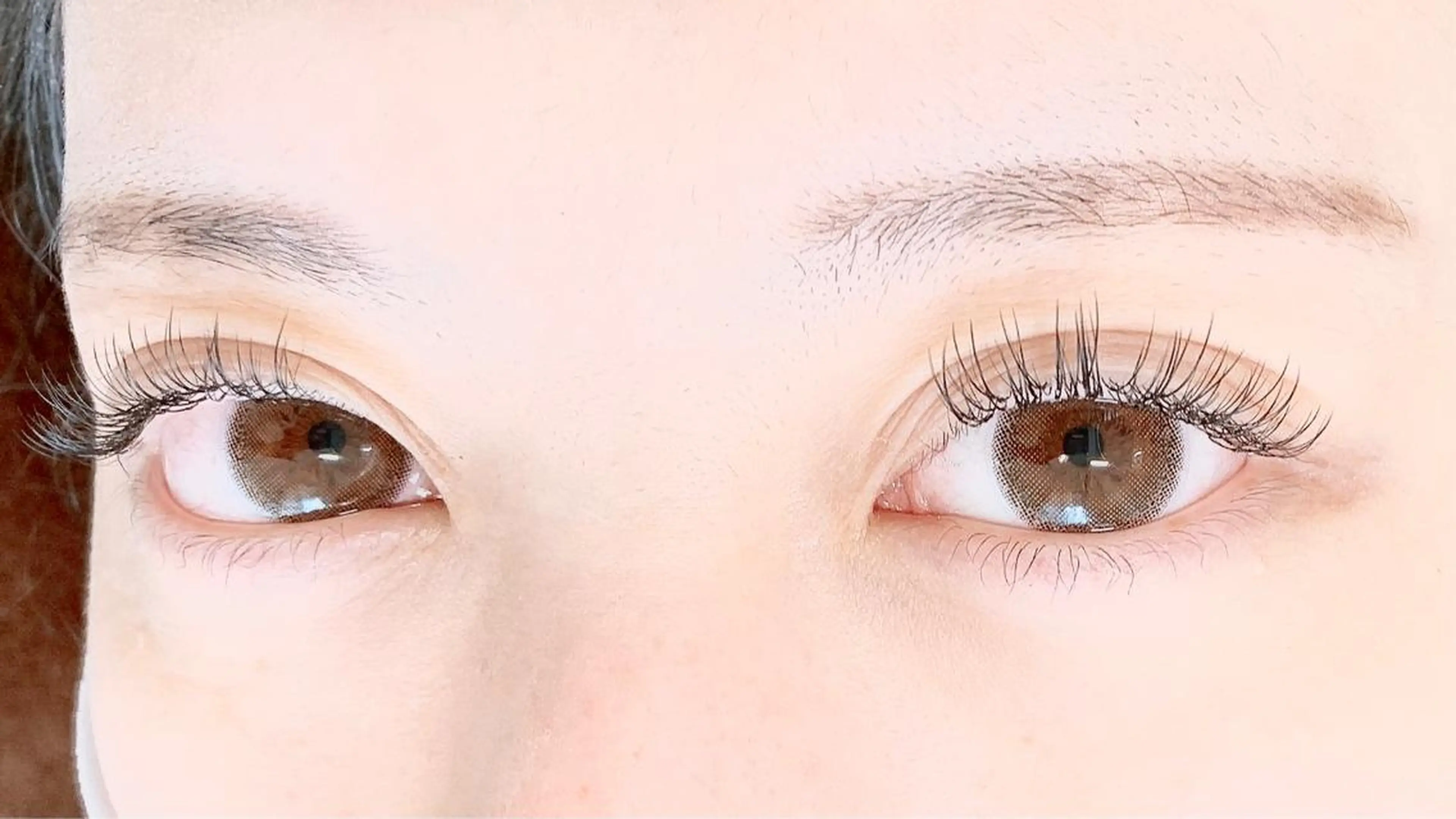 マツエク・マツパ フラットラッシュ ナチュラル ボリュームラッシュ ★ EMINALの眉毛・アイブロウイメージ