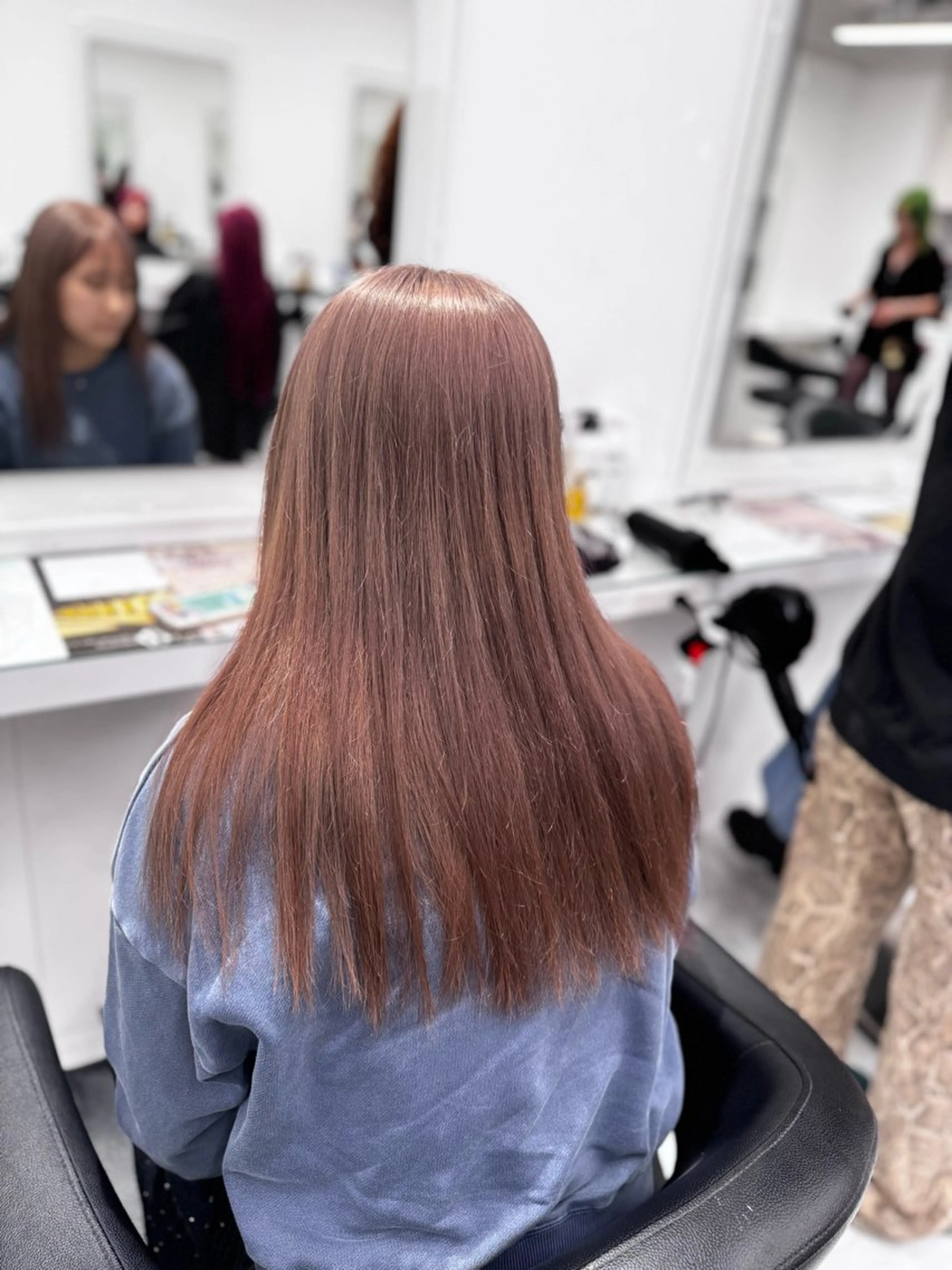 ロング カラー ヘアアレンジ ヘアカラー トリートメント ヘッドスパ ヘアセット 透け上品ハイトーン 職人ゆうと🤍のヘアスタイル