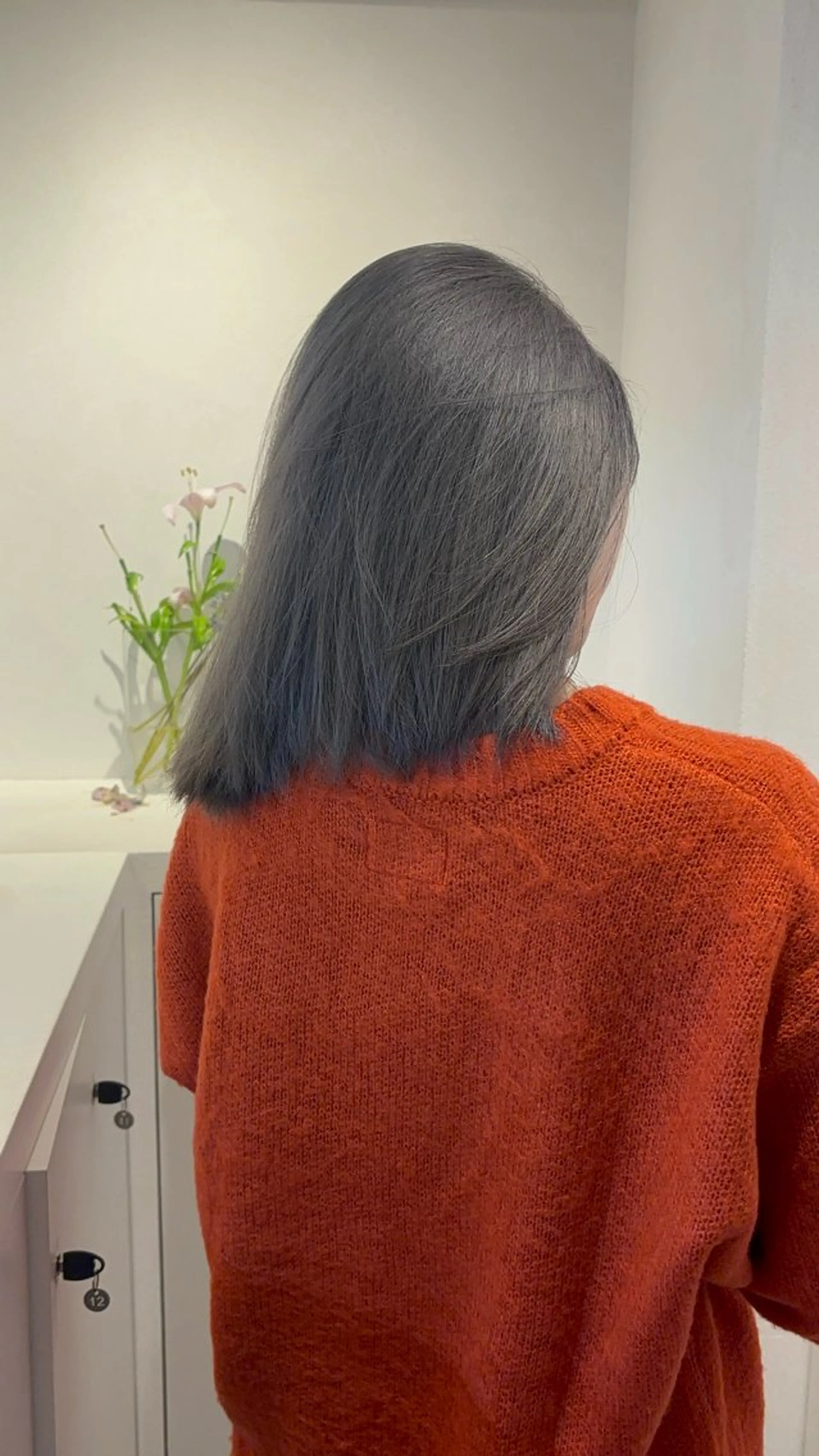 カラー ブリーチ シルバー 暖色/透明感カラー かずきのヘアスタイル