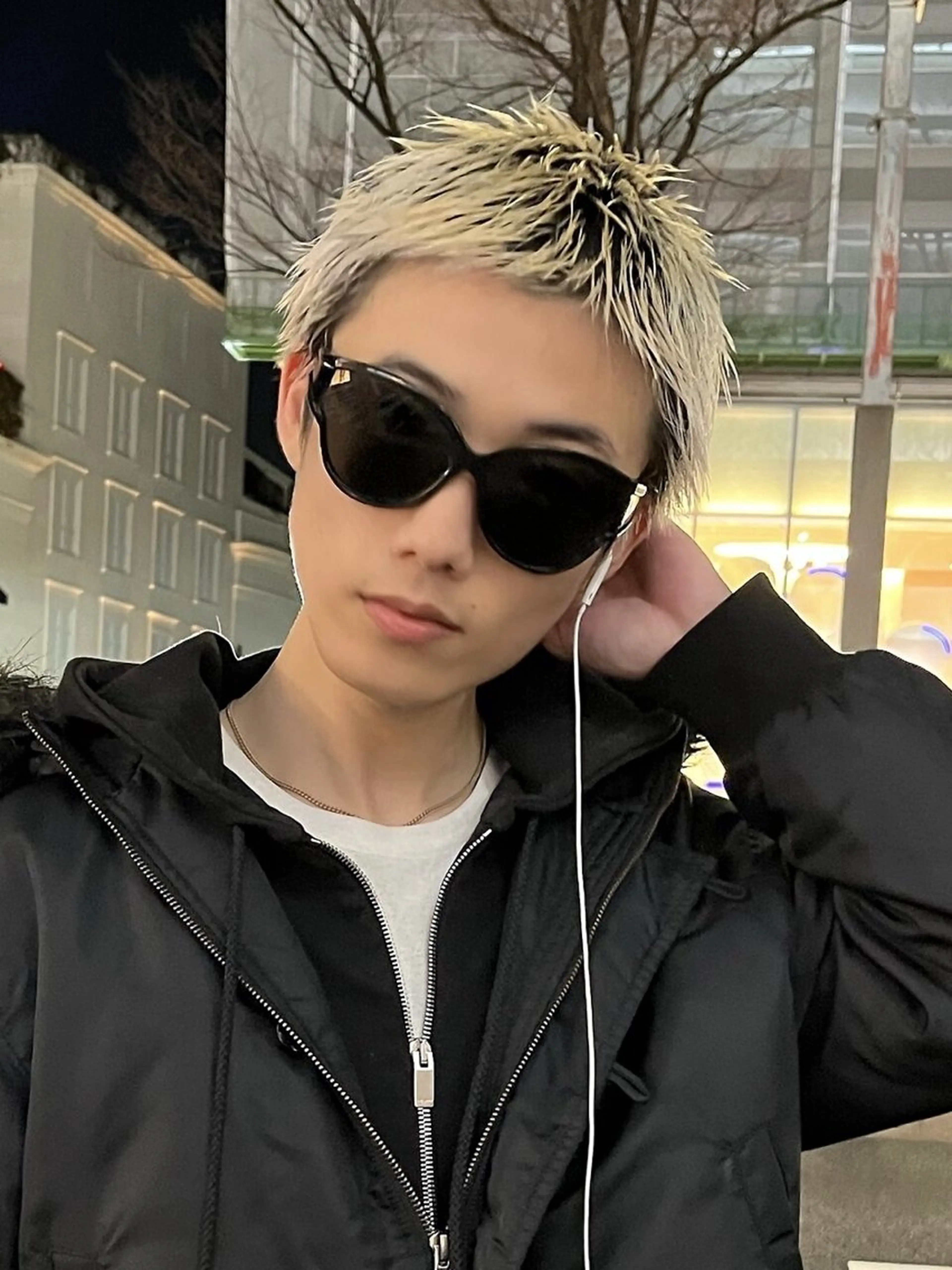 ショート カラー メンズ メンズブリーチ メンズハイトーン メンズショート スパイキーショート メンズベリーショート ヘアカラー 渋谷 メンズショート 佐伯 将のヘアスタイル