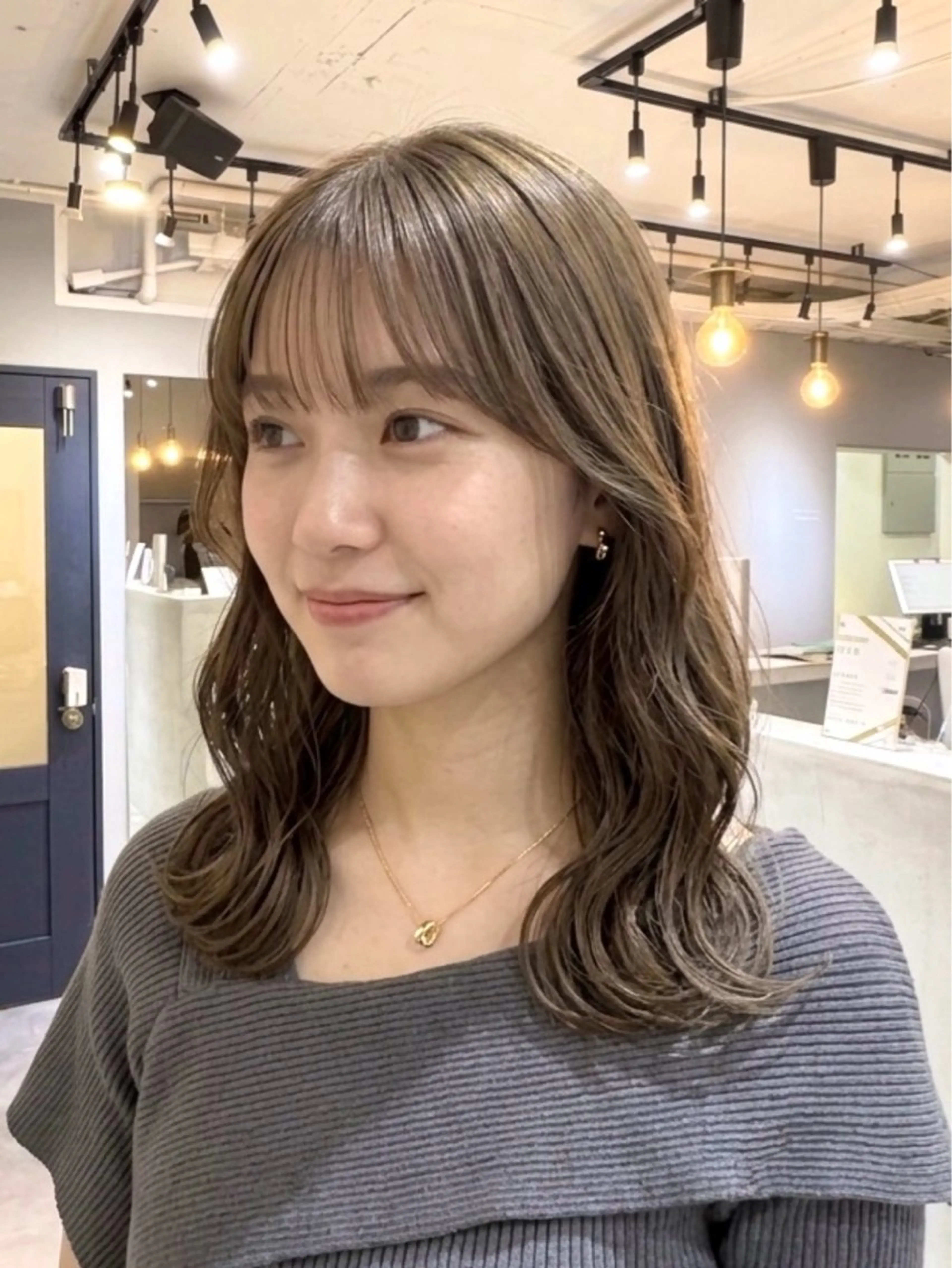 ミディアム カラー くびれヘア 顔まわりレイヤー レイヤーカット カット ヘアカラー トリートメント ヘッドスパ 似合わせ特化/ itta𓂃🫧のヘアスタイル