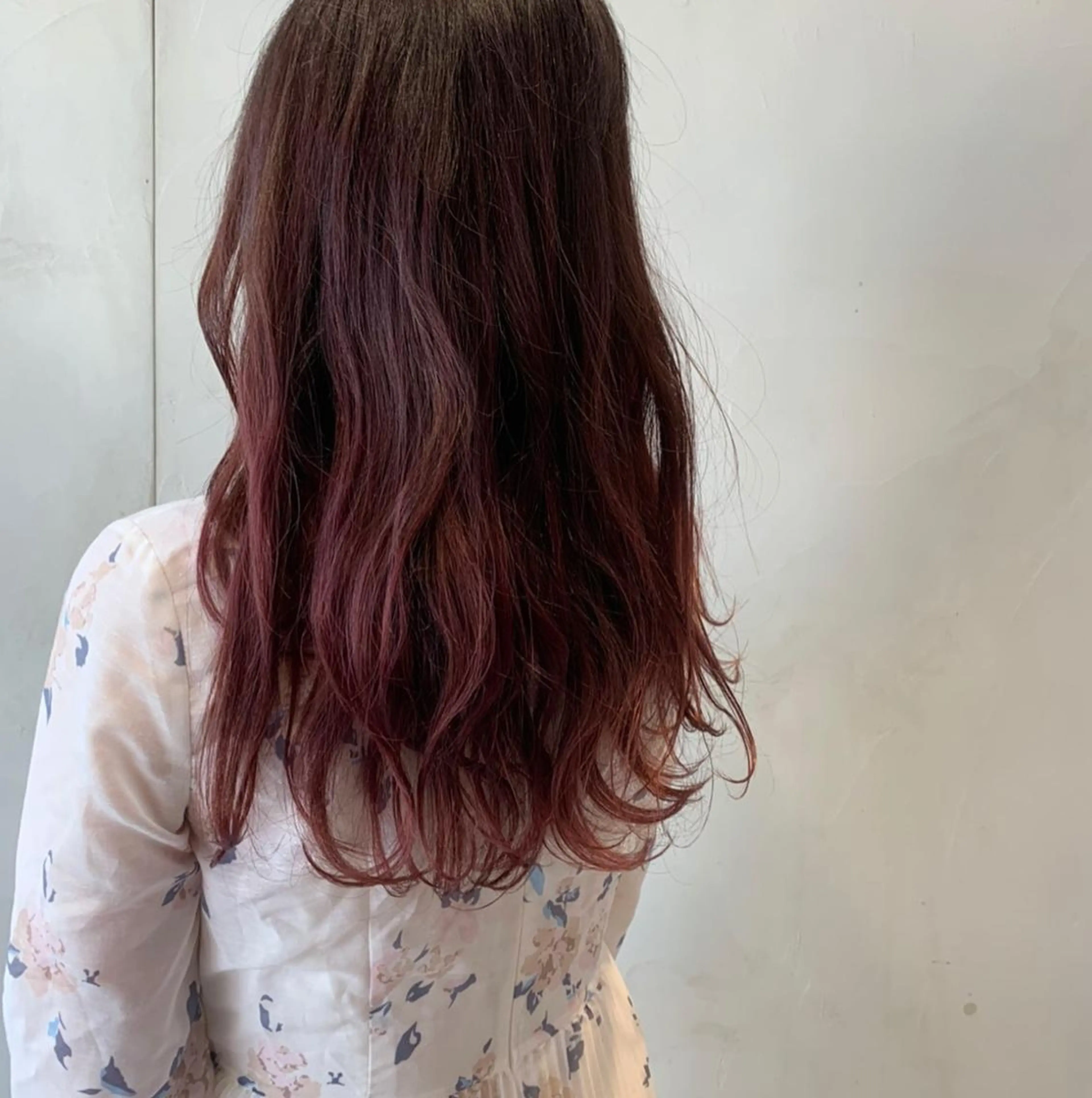 セミロング カラー グラデーションカラー ピンクカラー ヘアカラー トリートメント ヘッドスパ ヘアセット カジュアルを女っぽく 𝗮𝘆𝗮𝗰𝗼のヘアスタイル