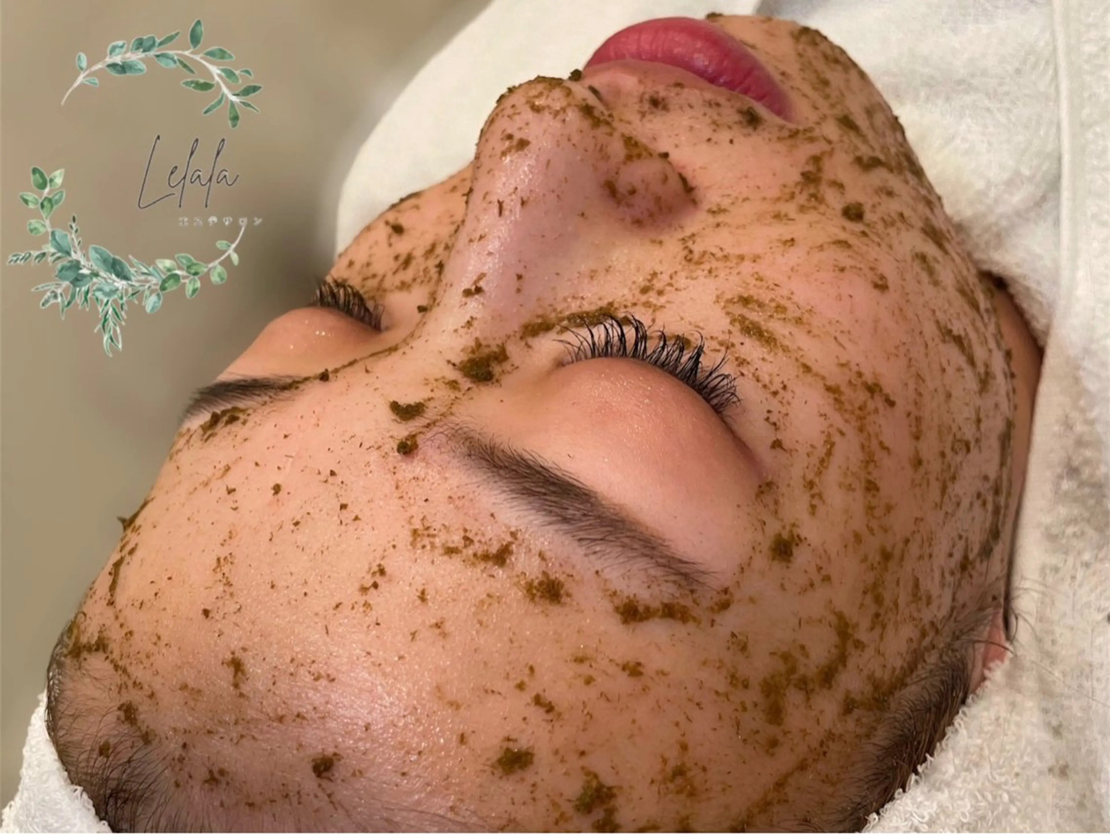 【再来クーポン♪】韓国の最新美容”塗る金の糸”☆ハーブピーリングの写真