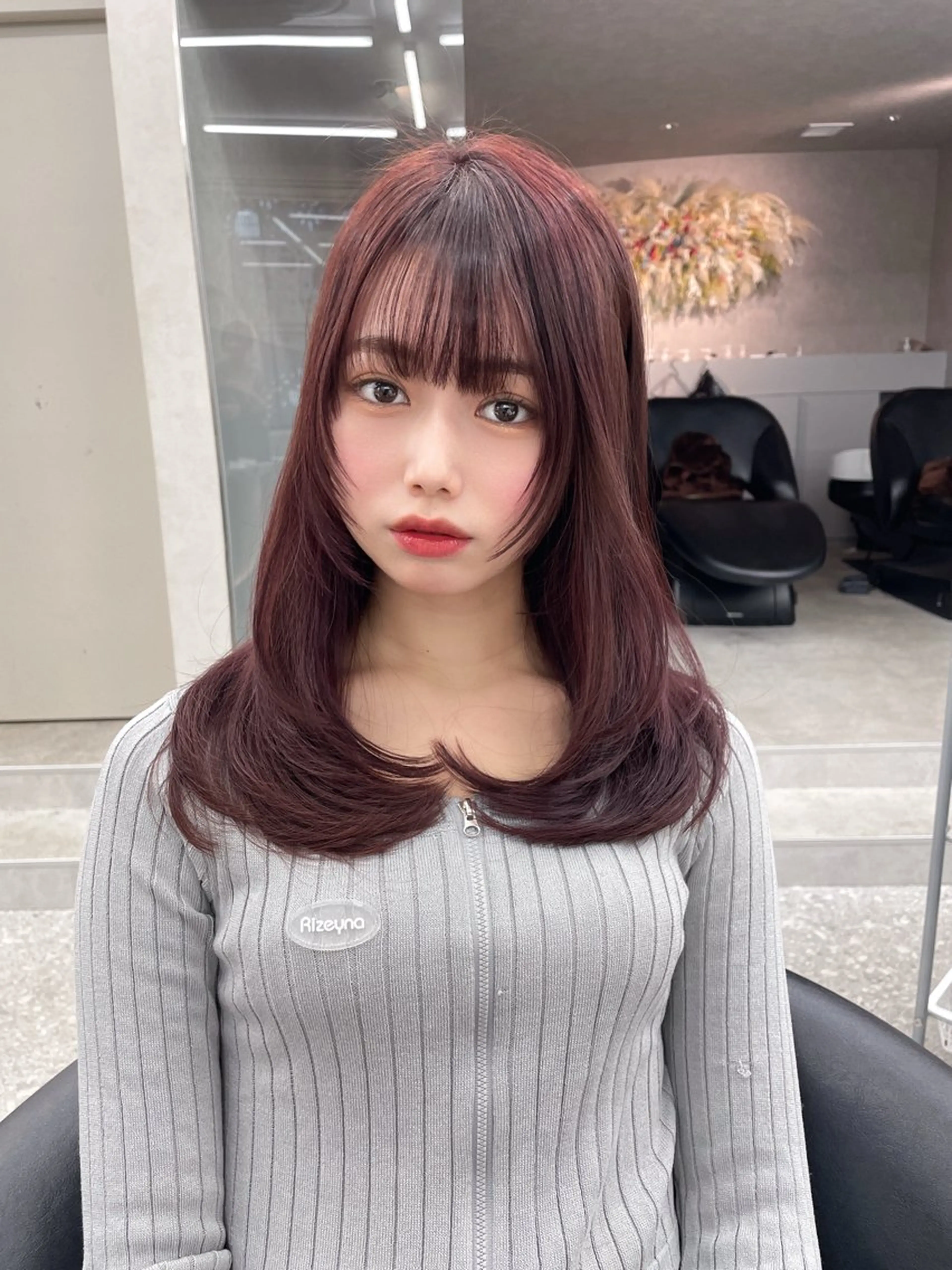 ミディアム karin ボブハイトーンのヘアスタイル