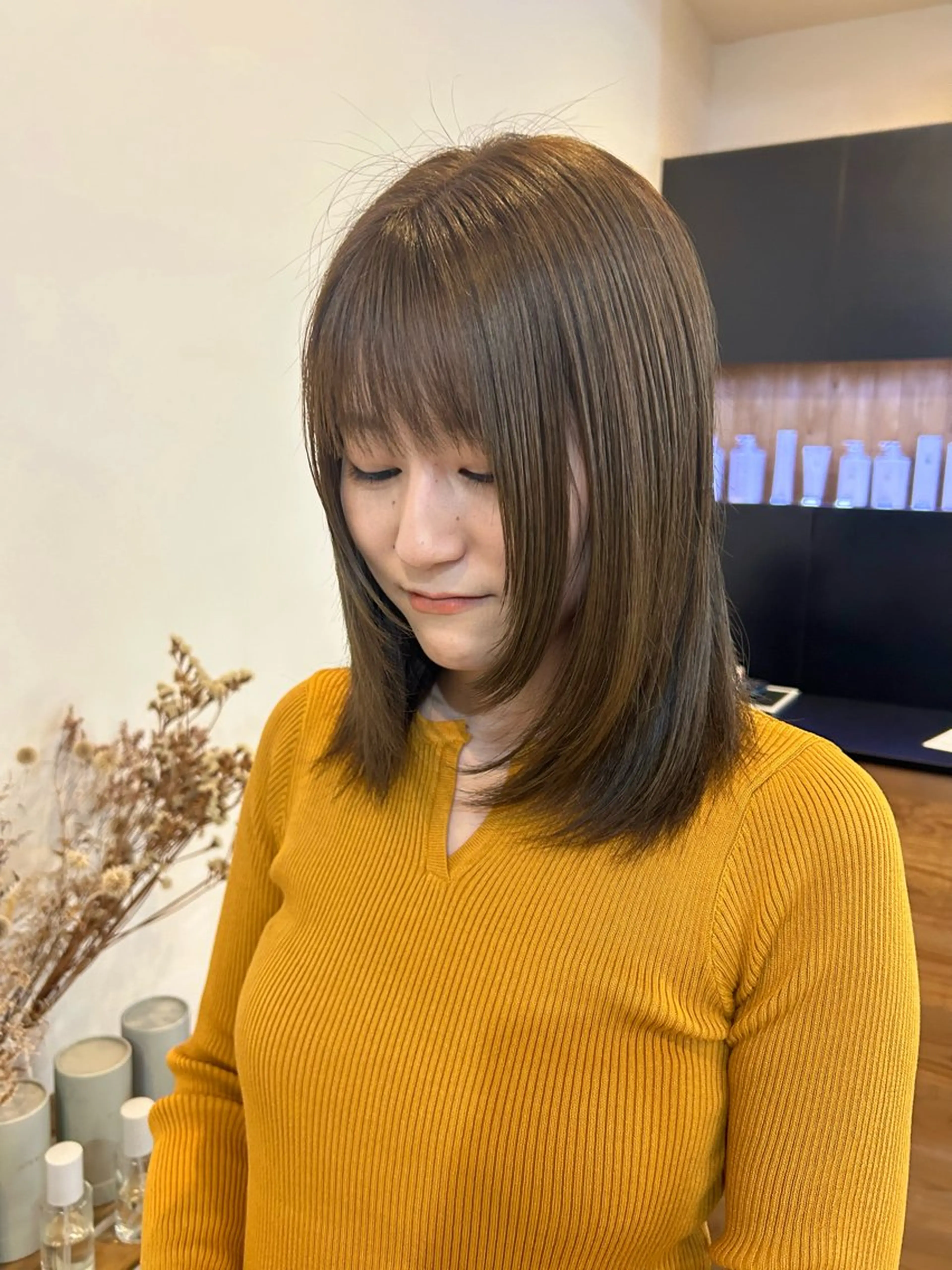 ミディアム ミディアムレイヤー レイヤーカット plus HAIR いずみのヘアスタイル